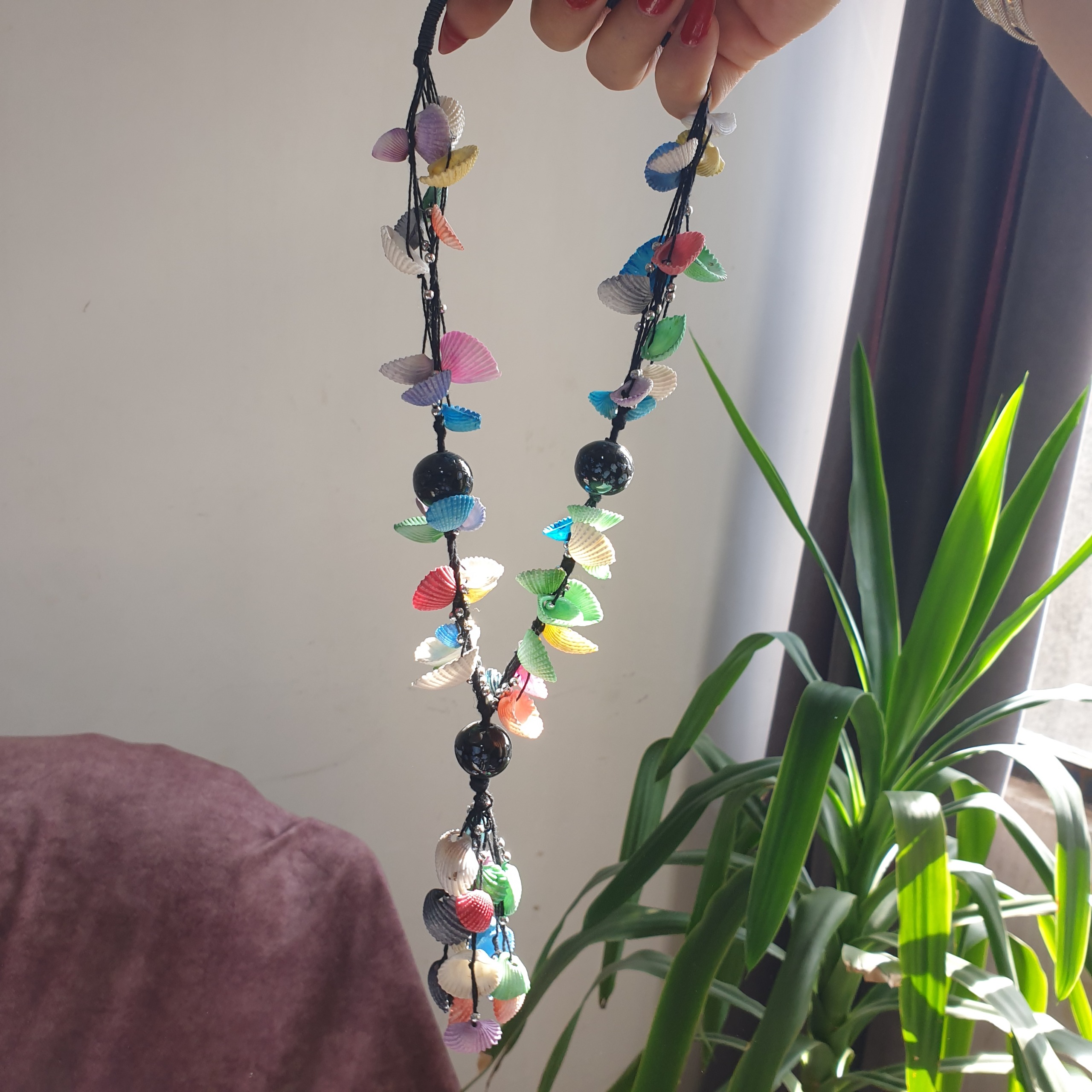 گردن آویز زیبای صدفی با مهره های چیتویی