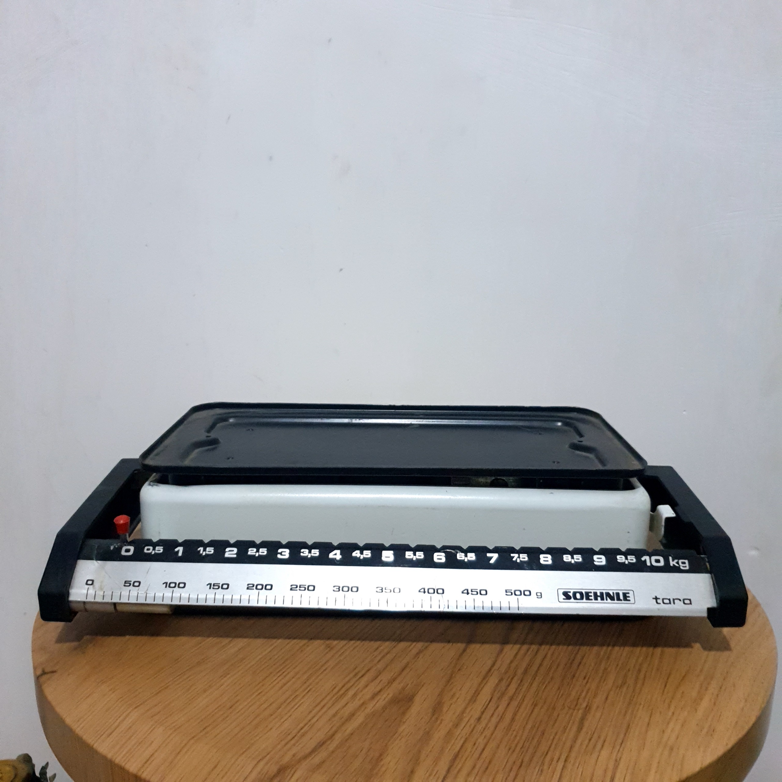 ترازوی آزمایشگاهی قدیمی سالم در حد