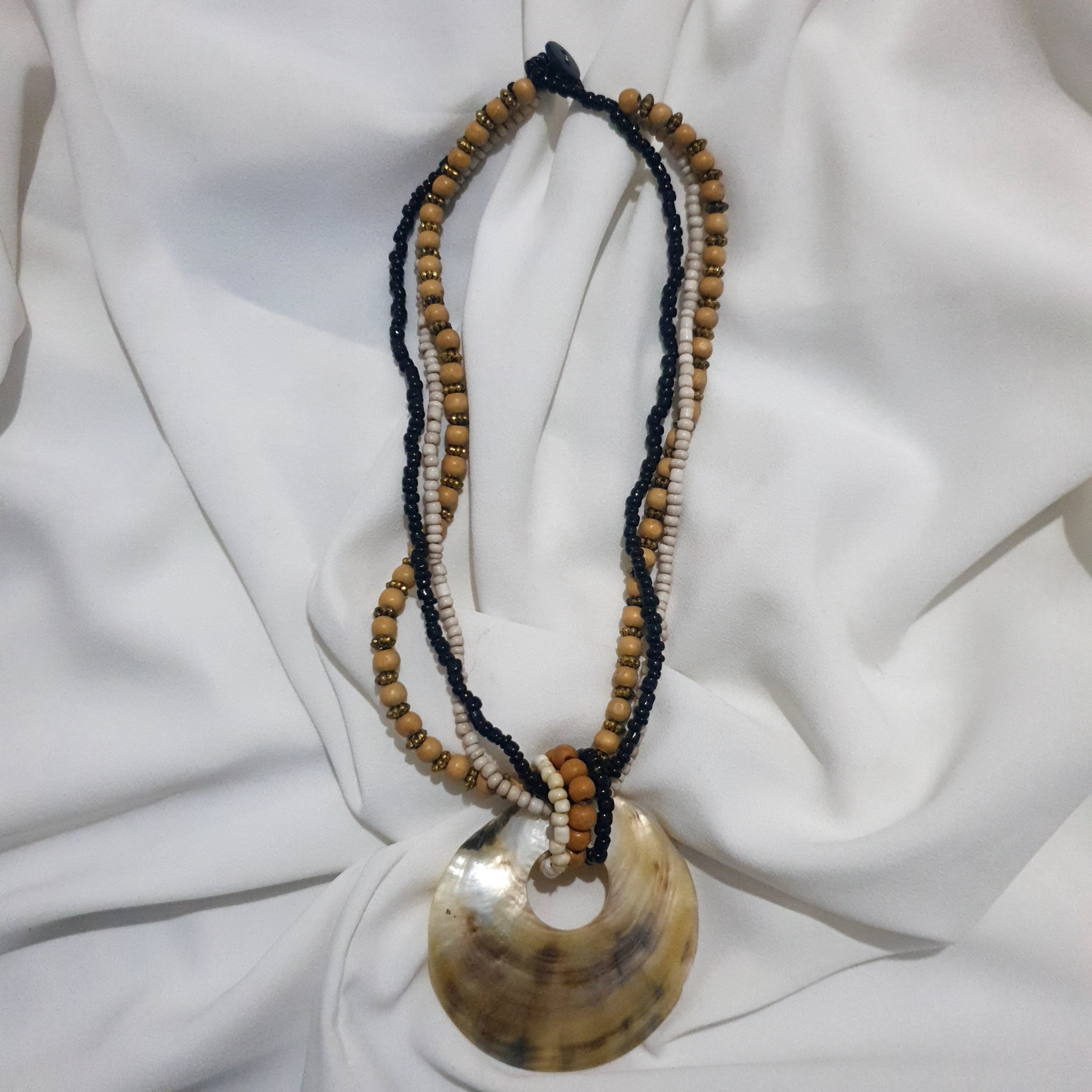 گردنبند صدفی زیبای زنانه