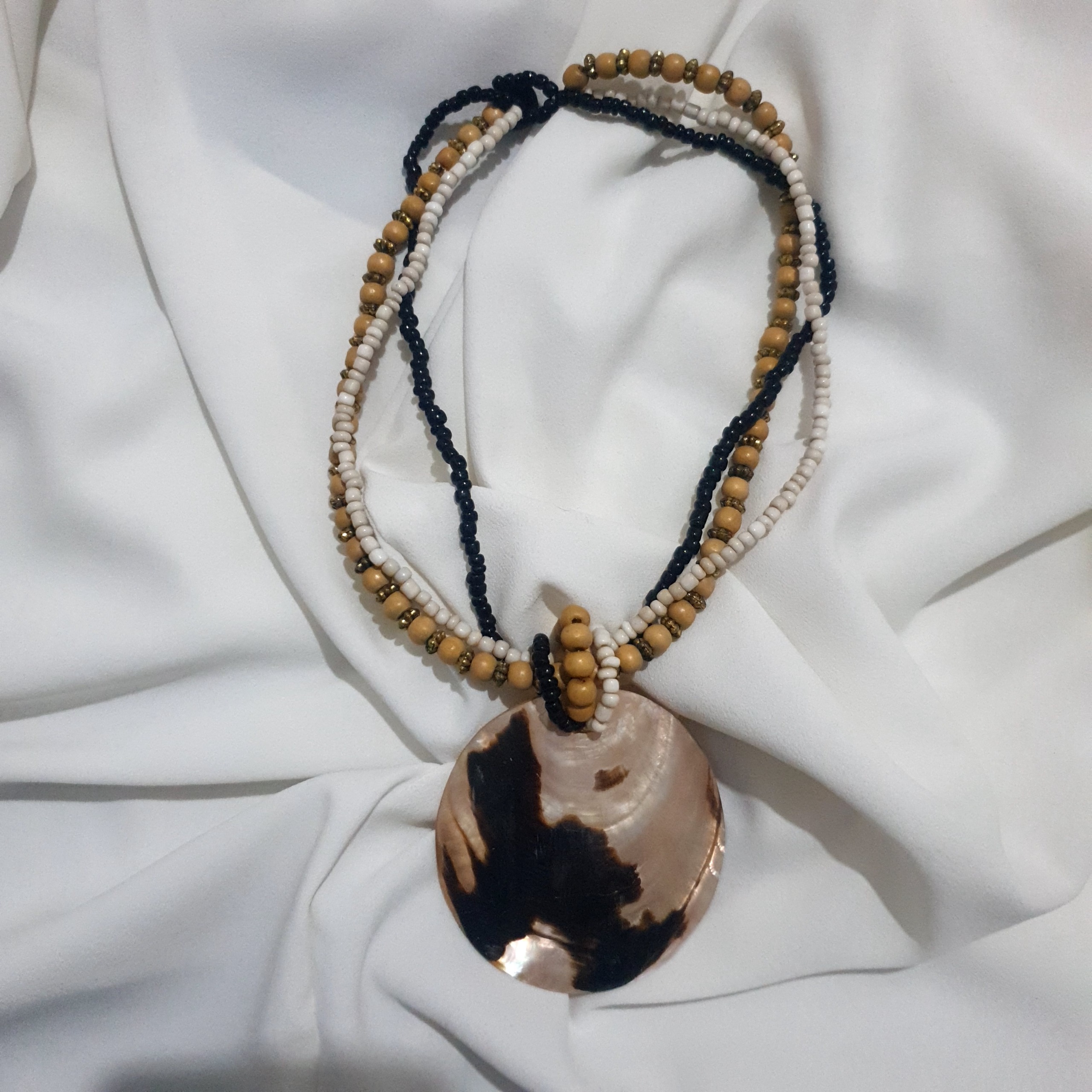 گردنبند صدفی زیبای زنانه