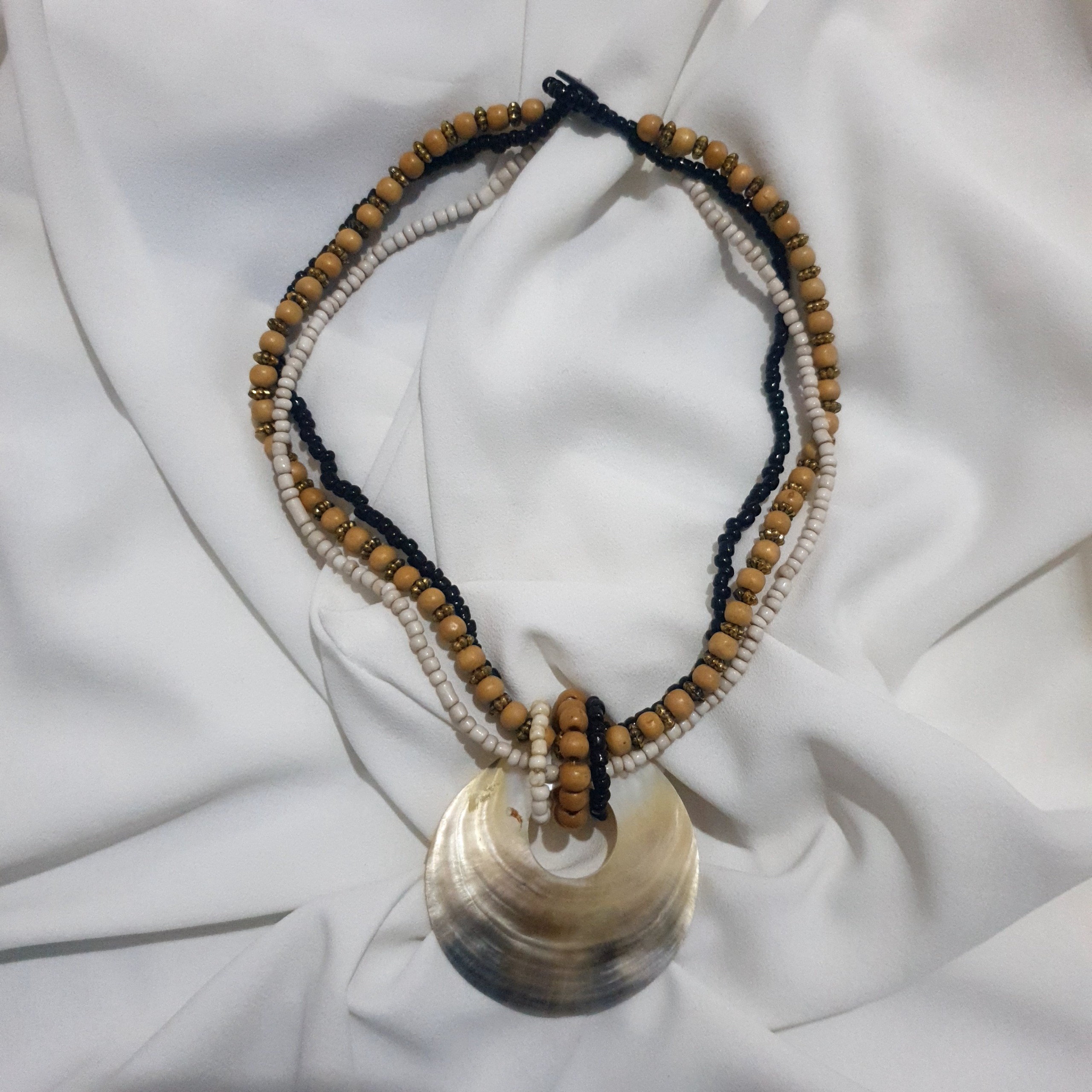 گردنبند صدفی زیبای زنانه