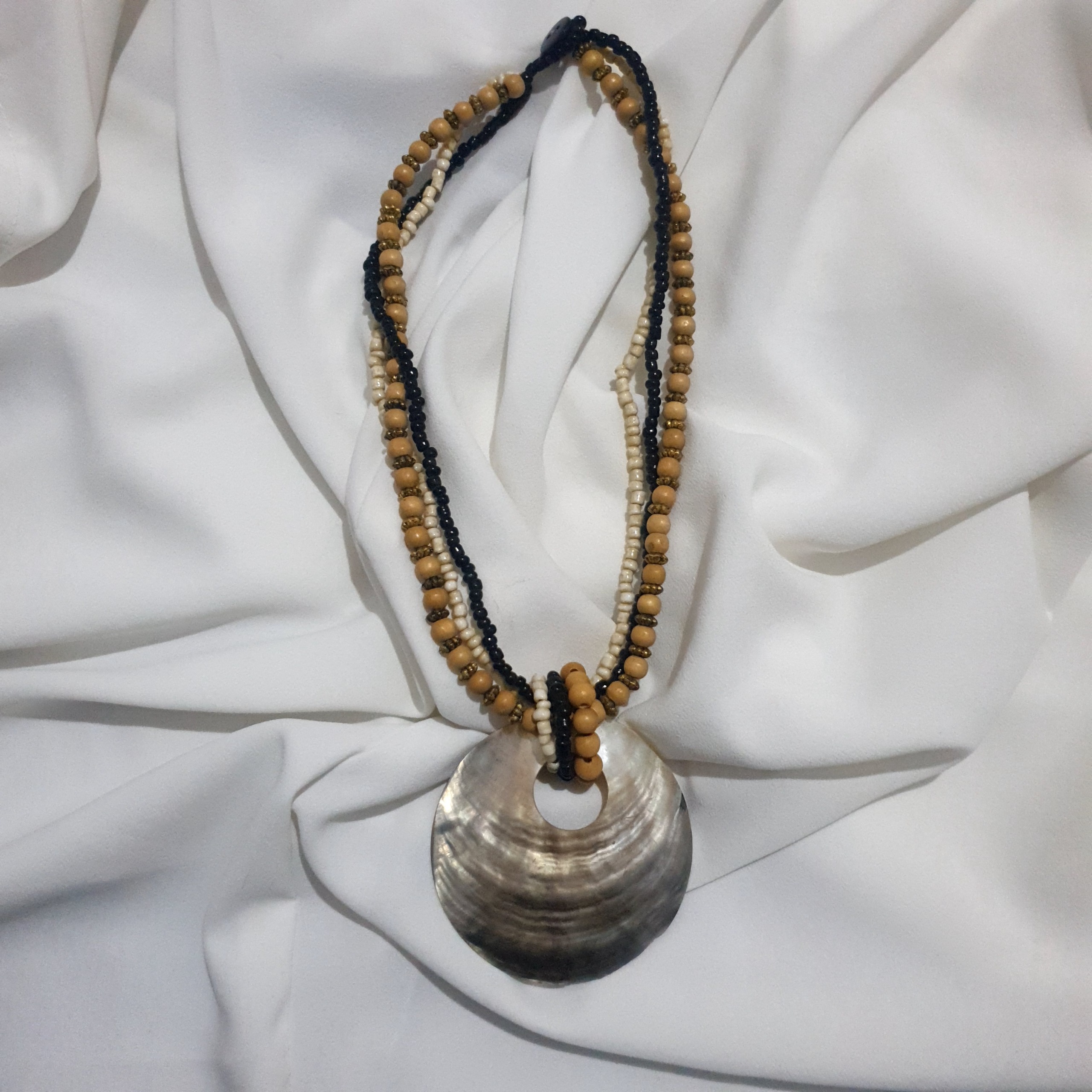 گردنبند صدفی زیبای زنانه