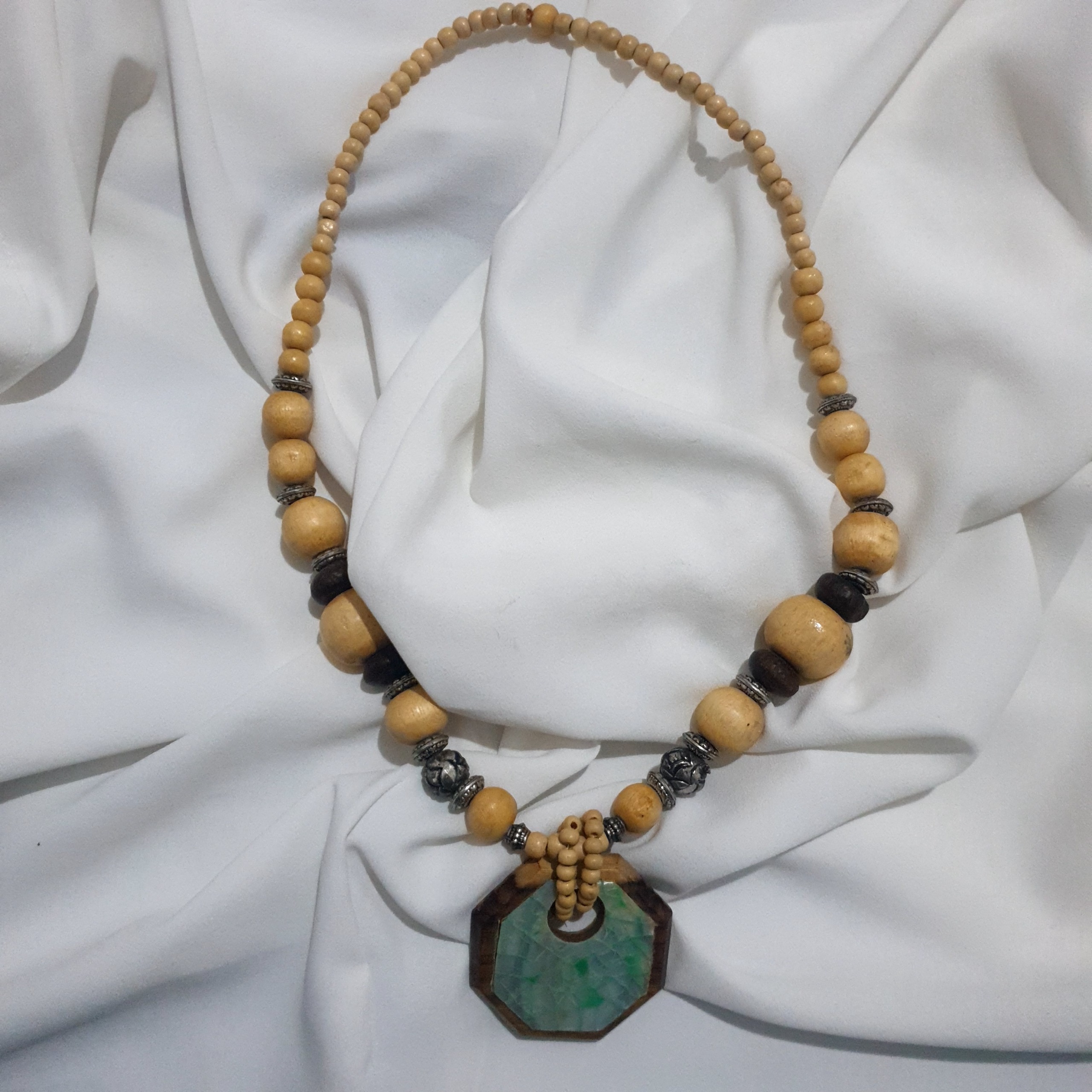 گردنبند صدفی چوبی زیبا