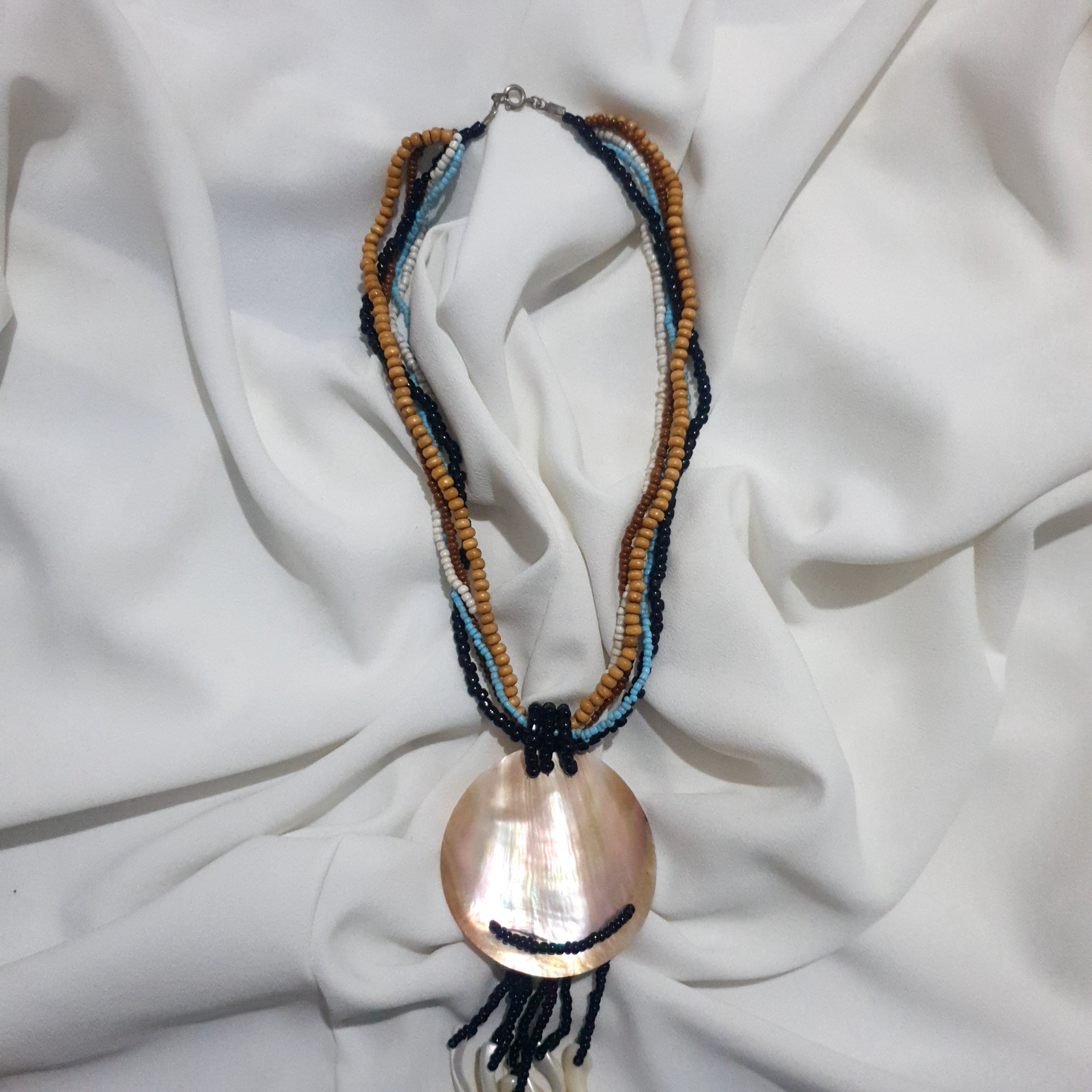 گردنبند صدفی زیبای زنانه