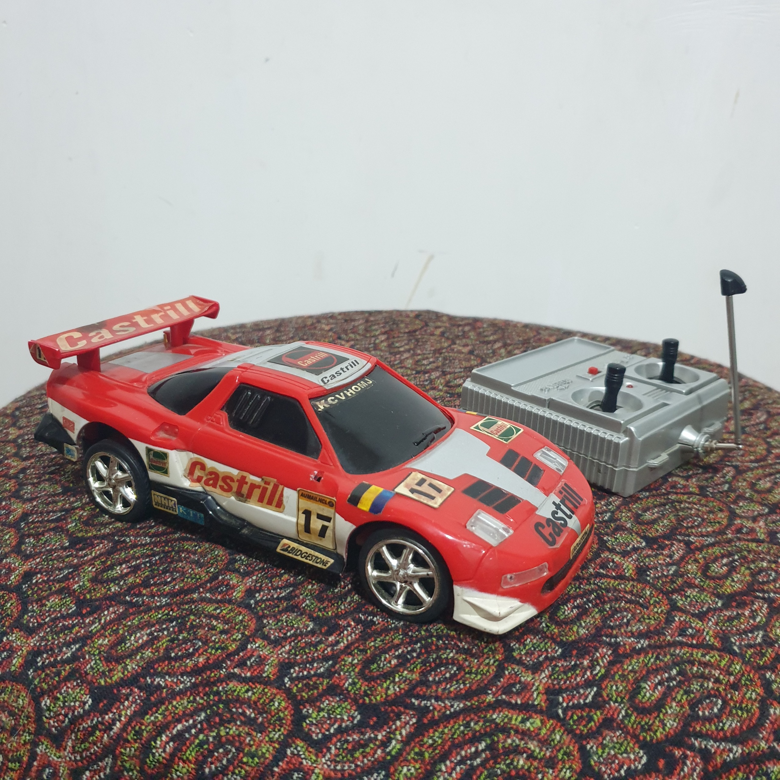 ماشین اسباب بازی کنترلی