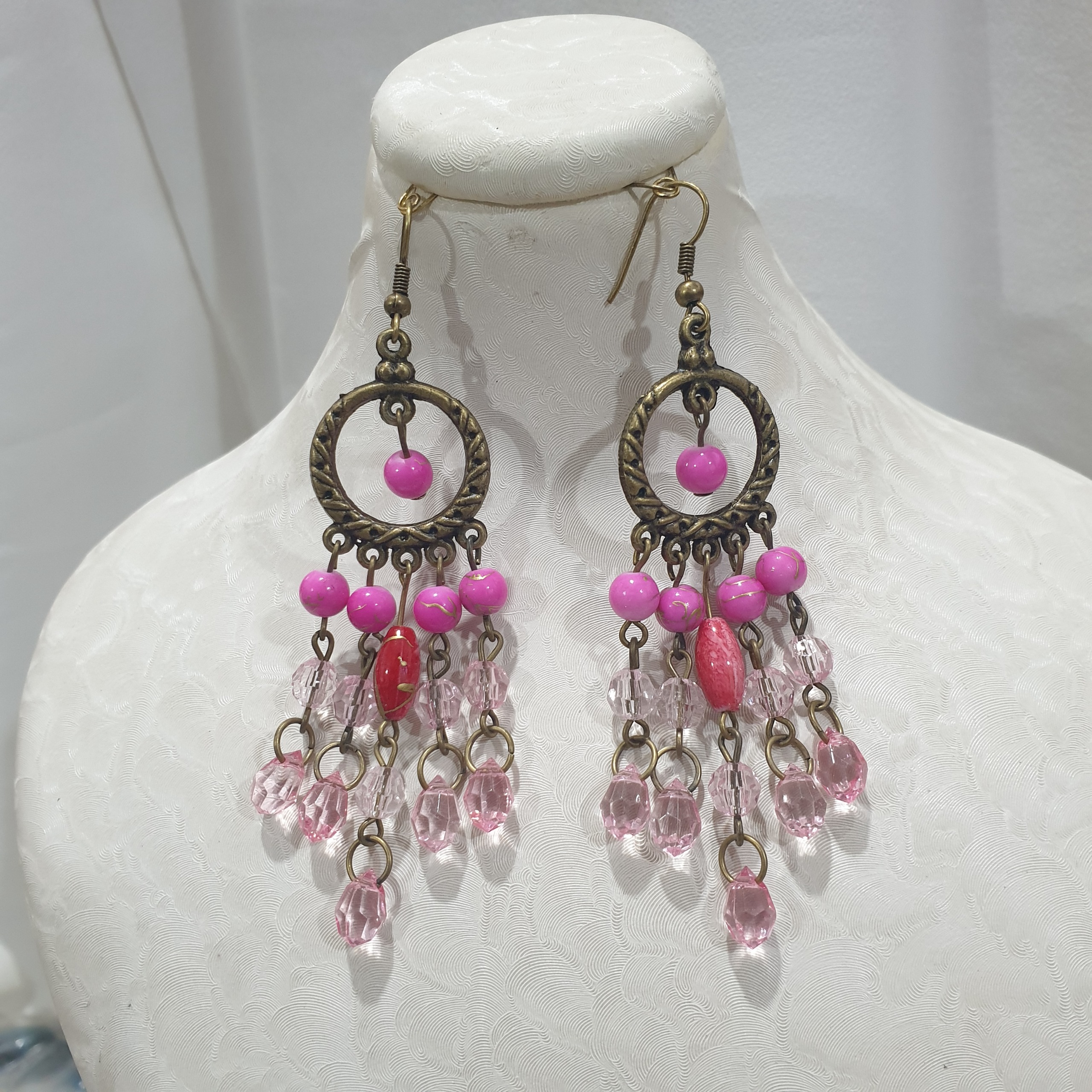 یک جفت گوشواره سنتی زیبا