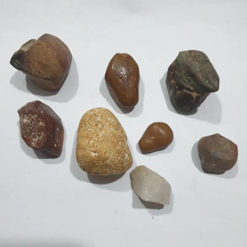 تعدادی سنگ راف طبیعی معدنی
