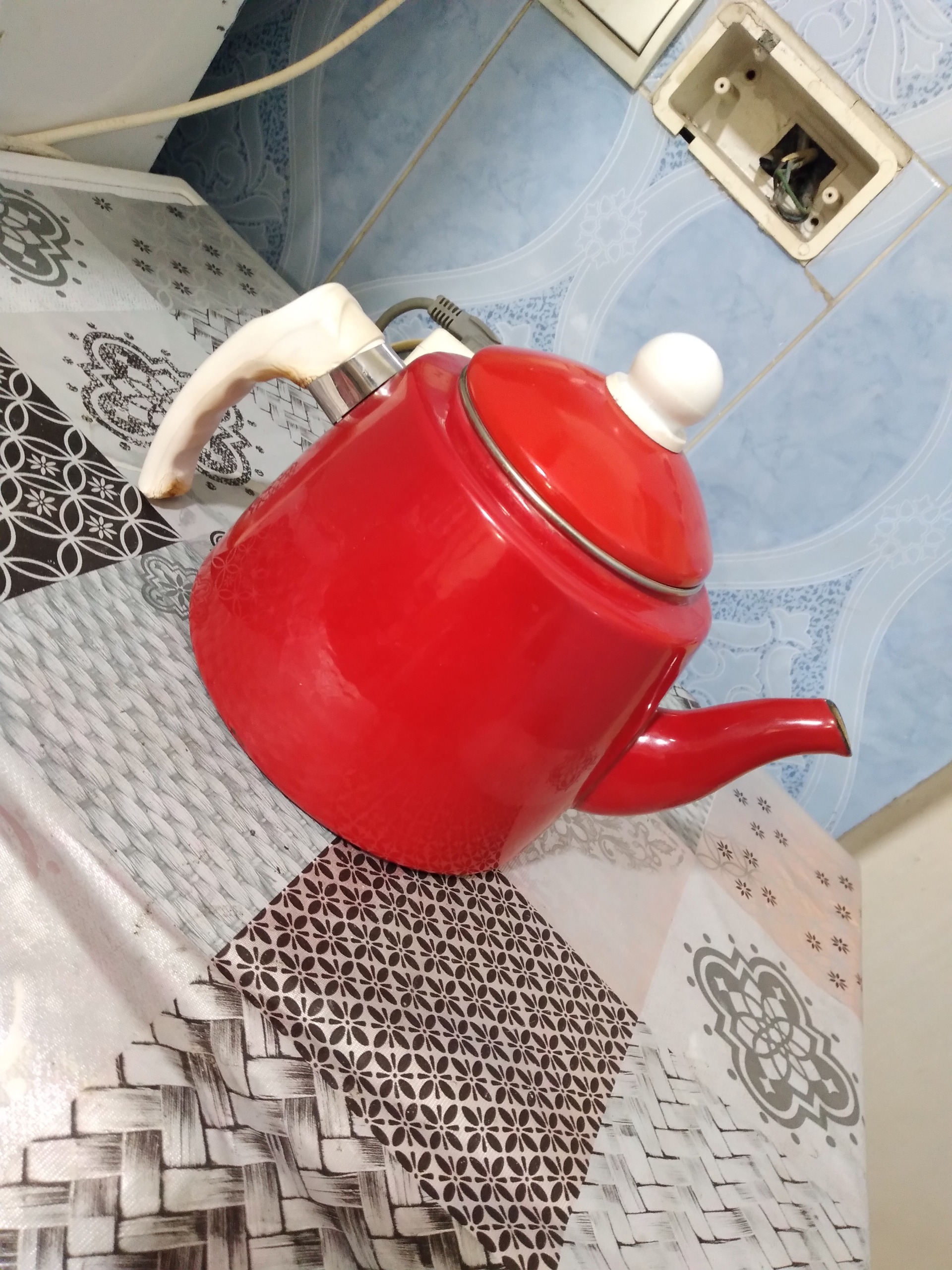 کتری قرمز لعابی جینگو