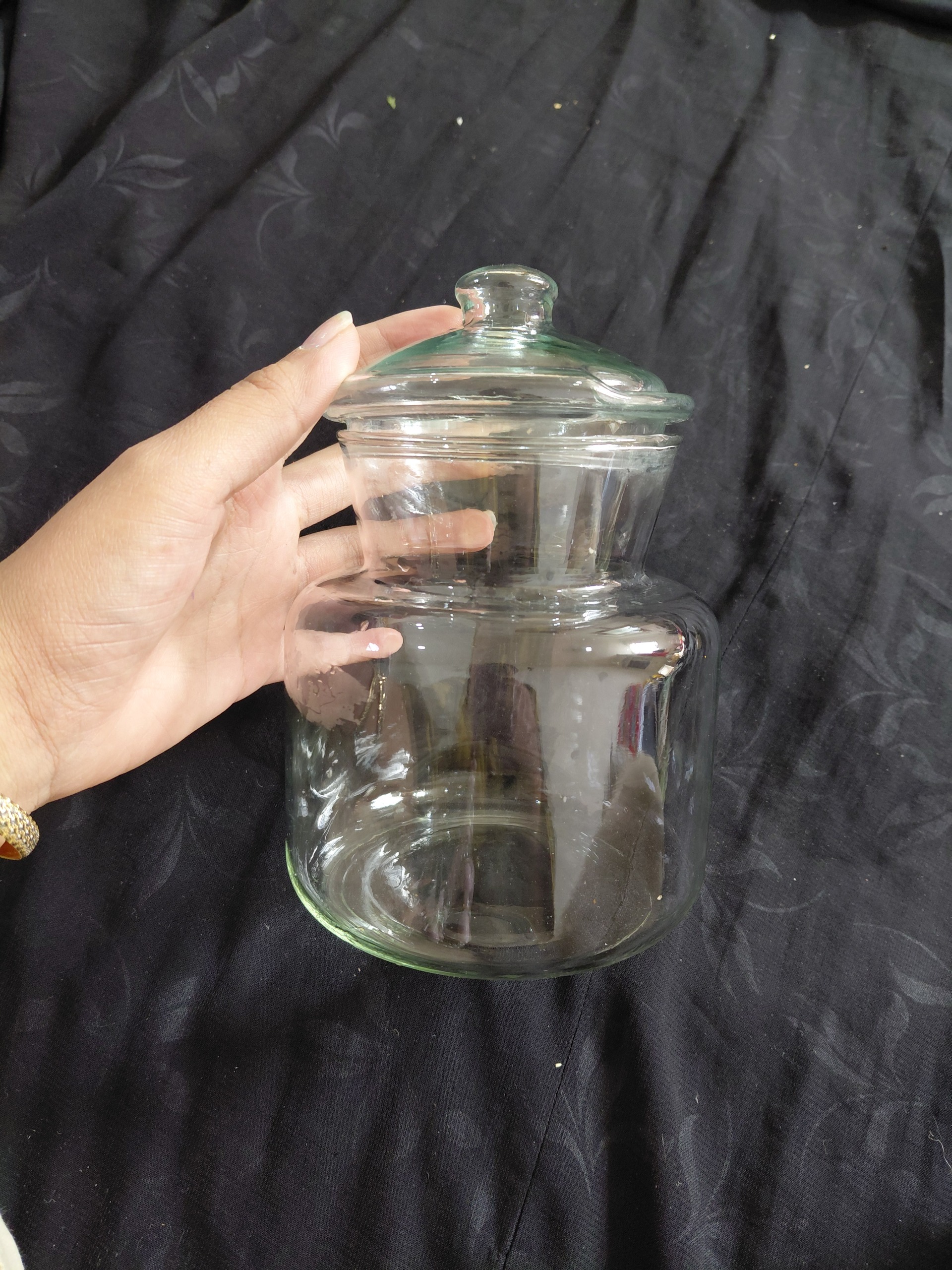 بانکه شیشه ای بسیاز زیبا