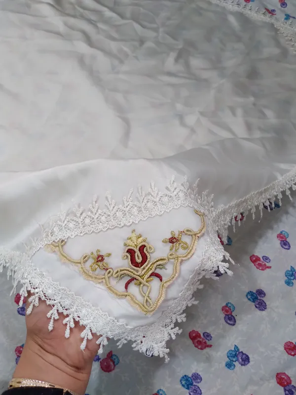 رومیزی گلدوزی شده طرح مخمل قدیمی دوعدد