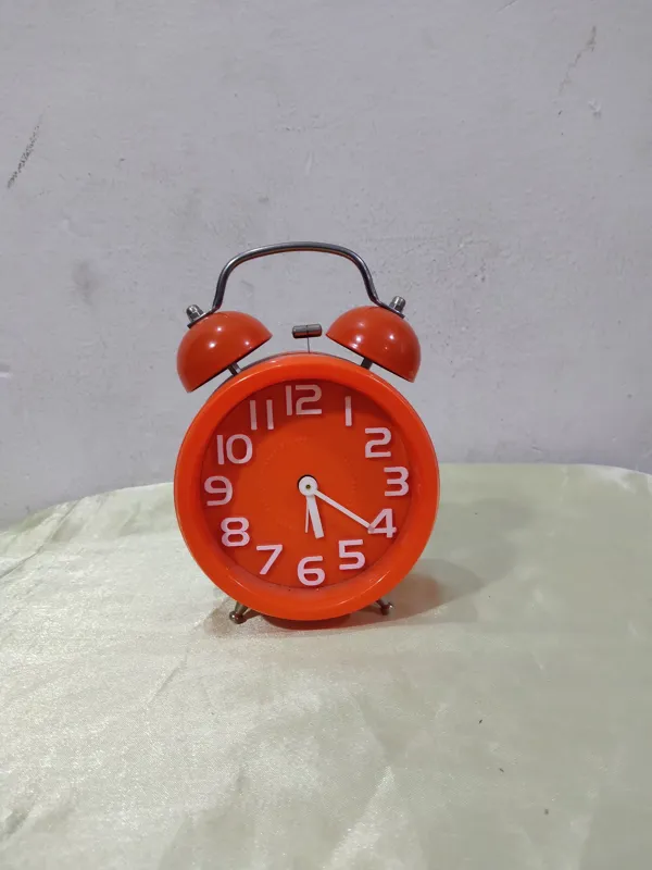 ساعت رومیزی طبق عکس