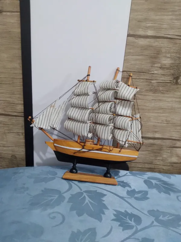 ماکت کشتی چوبی دست ساز بسیار زیبا کلکسیونی