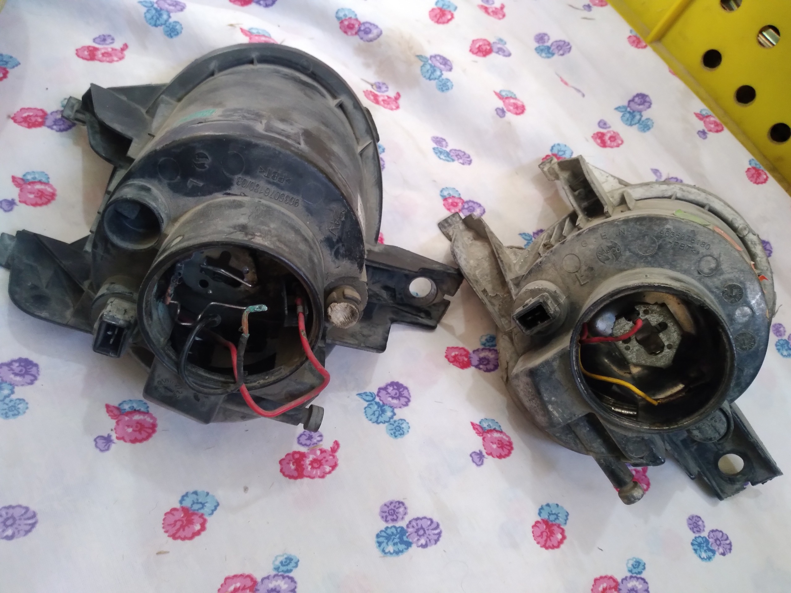 چراغ مه شکن ماشین طبق عکس