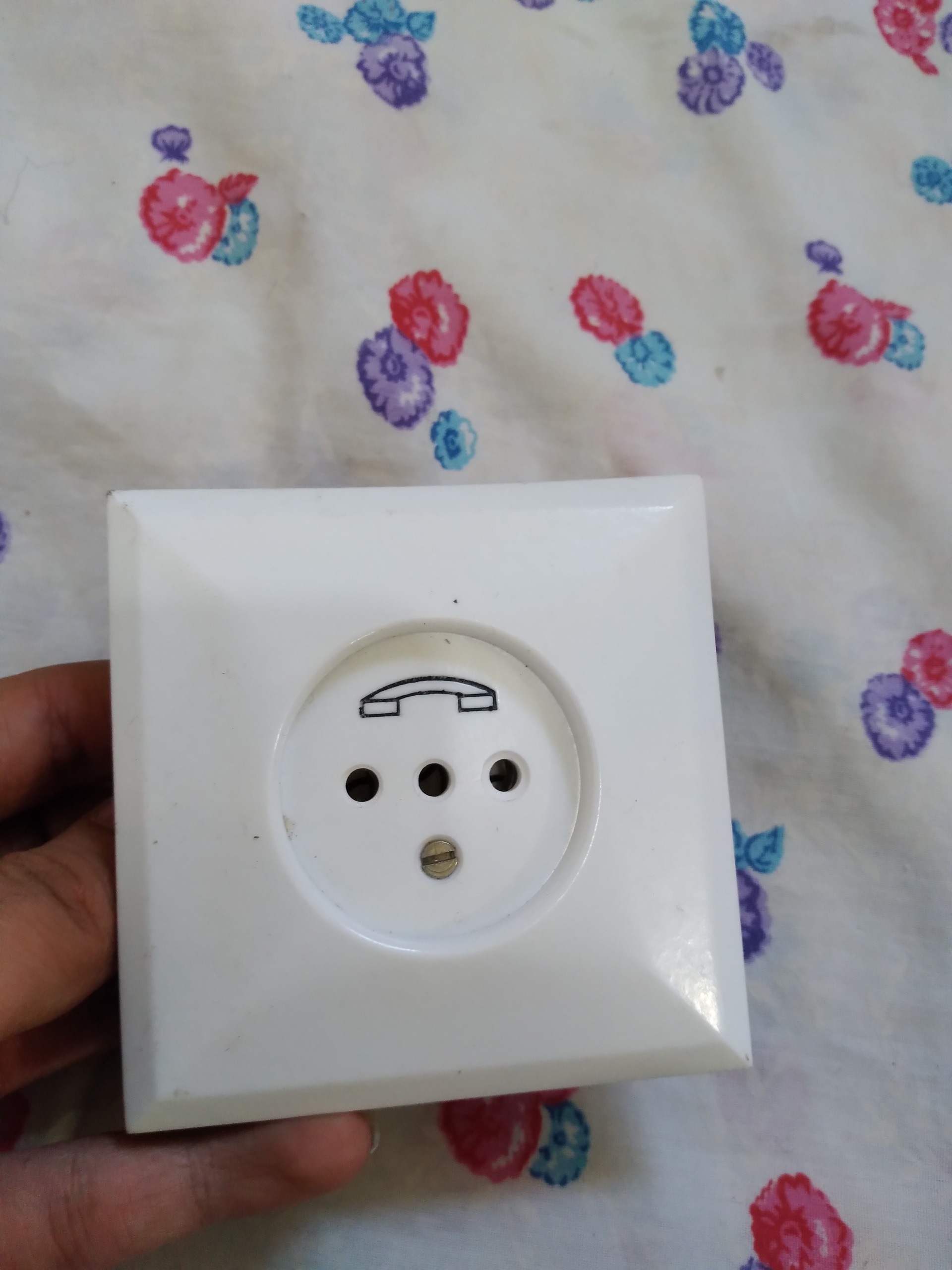 پریز تلفن قدیمی