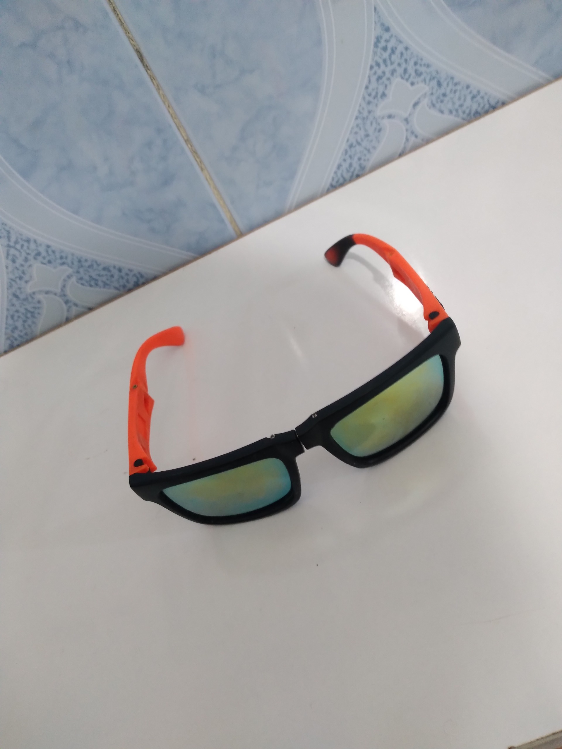 عینک spyپلاس تاشو بسیار شیک