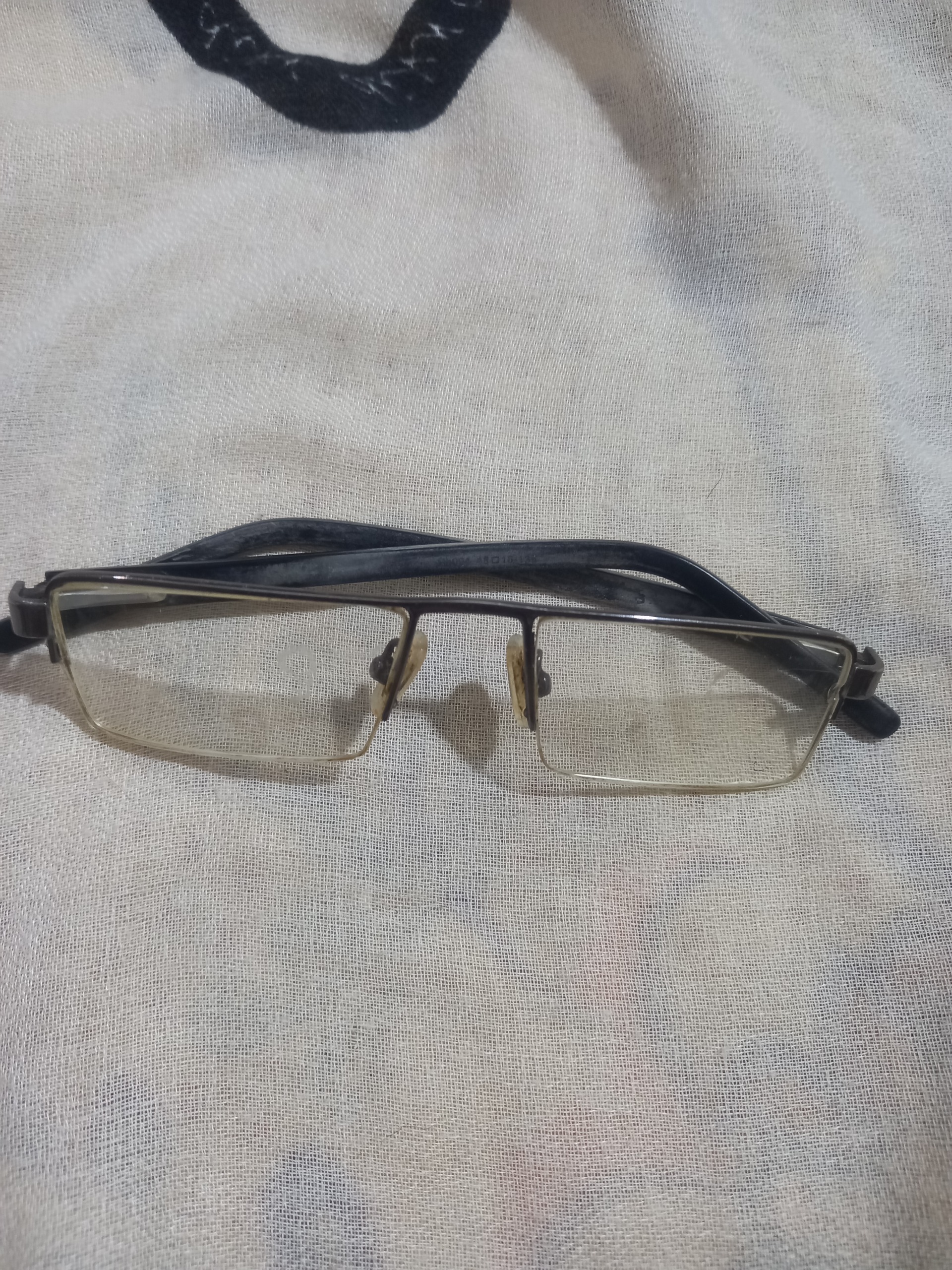 عینک طبی طبق عکس