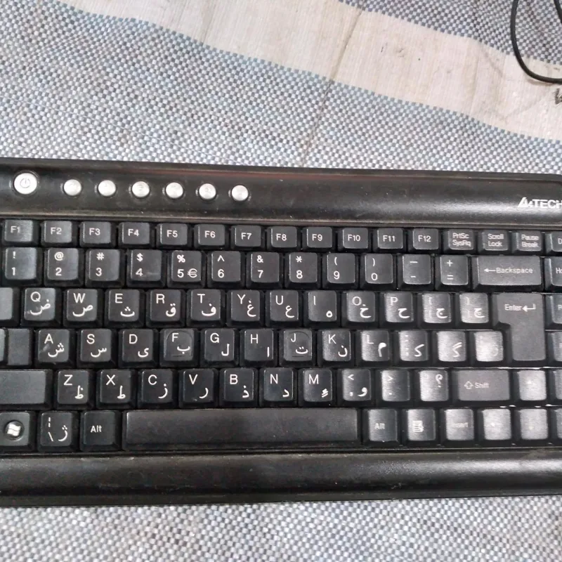 کیبورد کاملا سالم