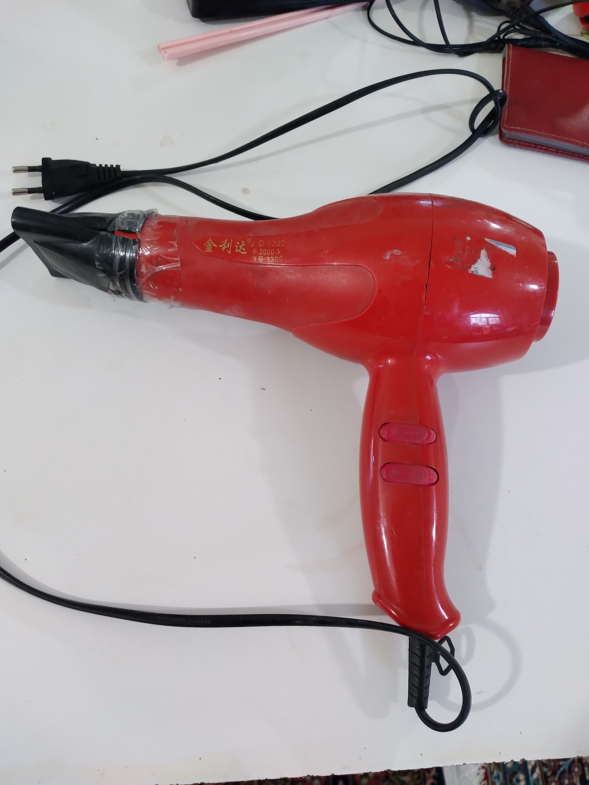 سشوار برقی سالم توضیحات دارد