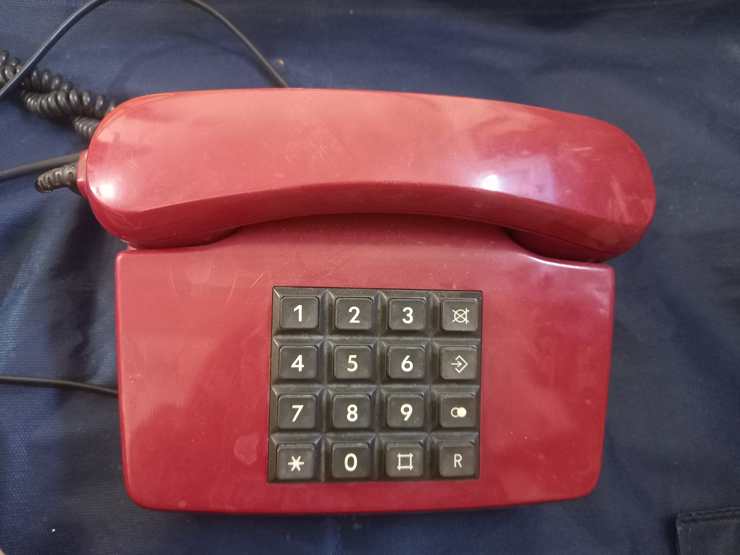 تلفن قدیمی تست نشده