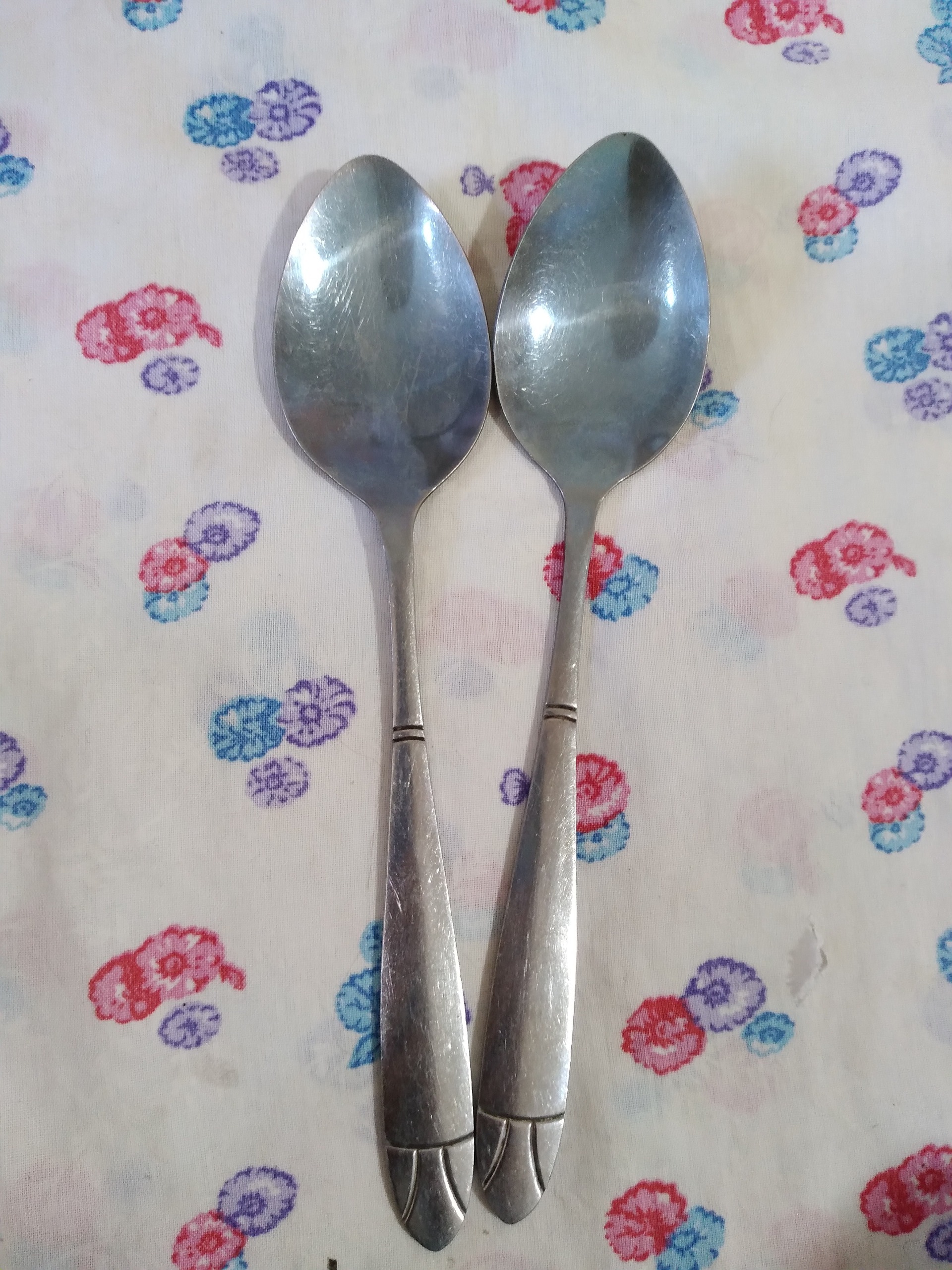 دوعدد قاشق غذاخوری طبق عکس