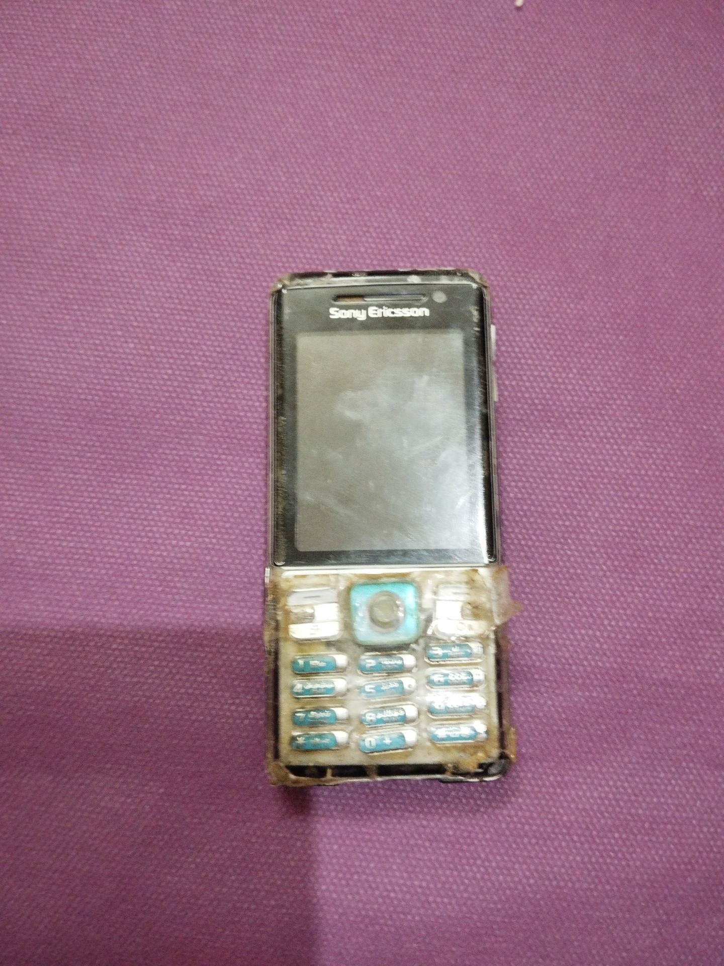 سونی اریکسون  C702 توضیحات