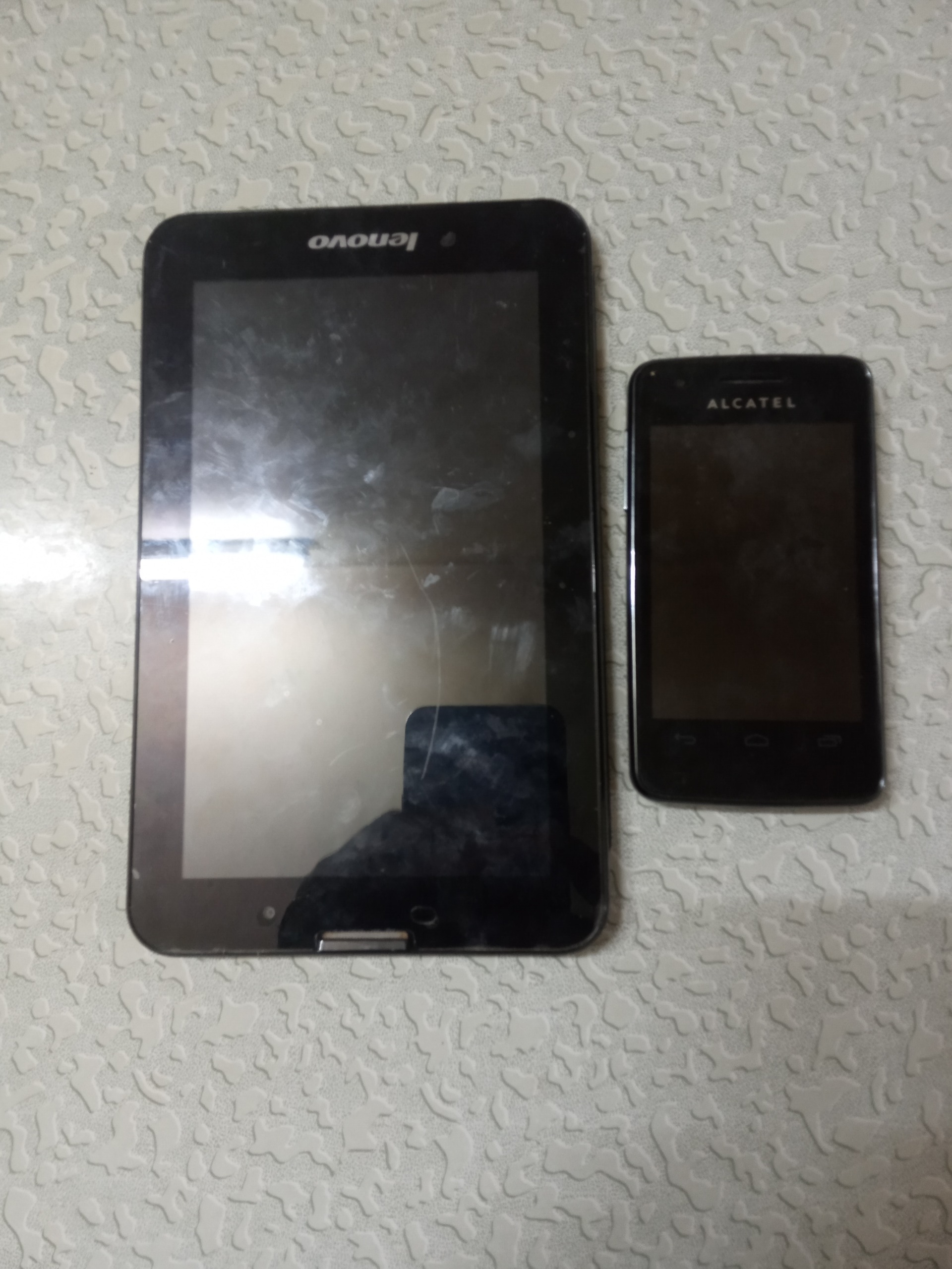 تبلت لنوو مدلA3000h و موبایل الکاتل4030D
