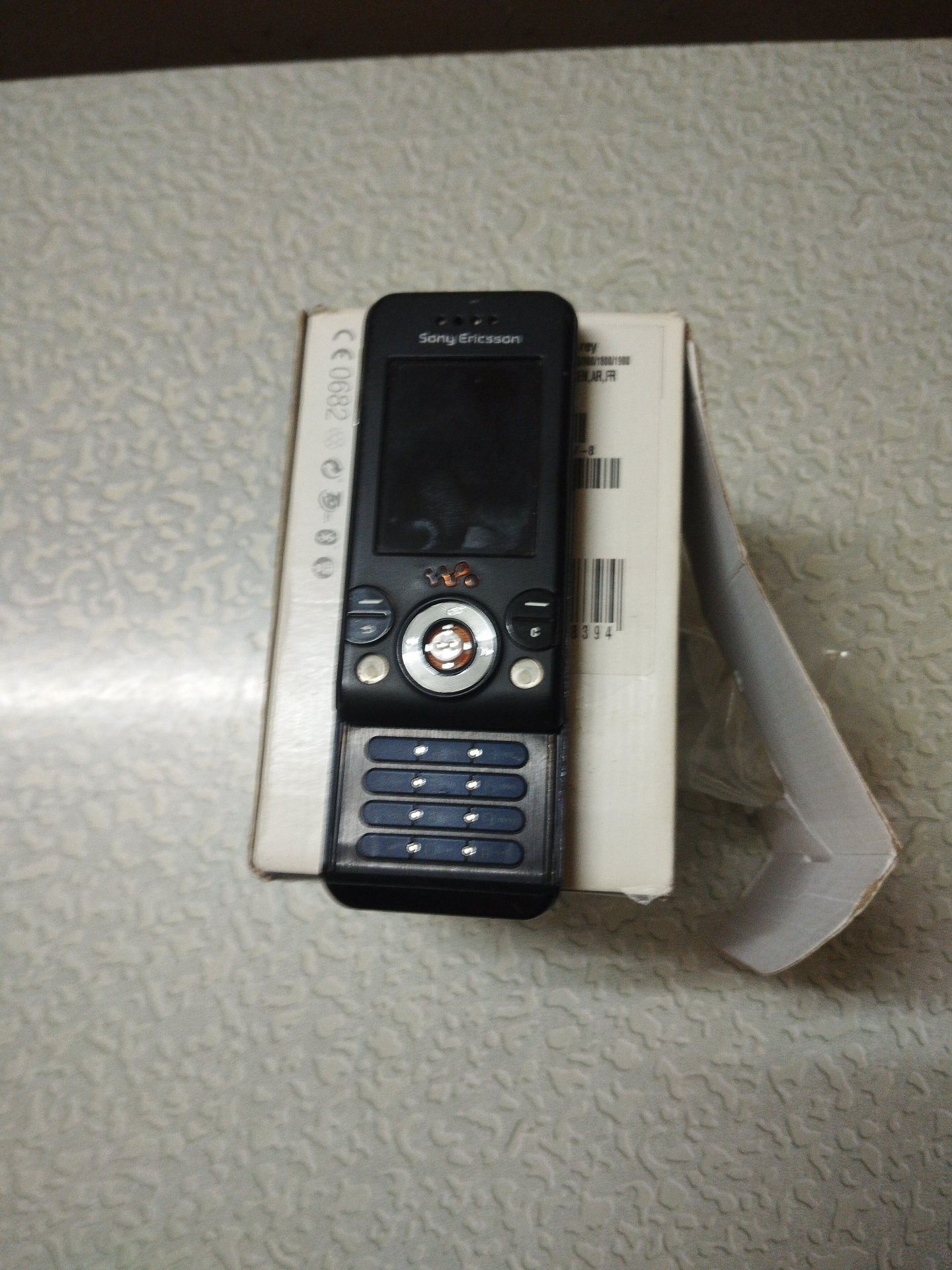 سونی اریکسون W580 کشویی با کارتن