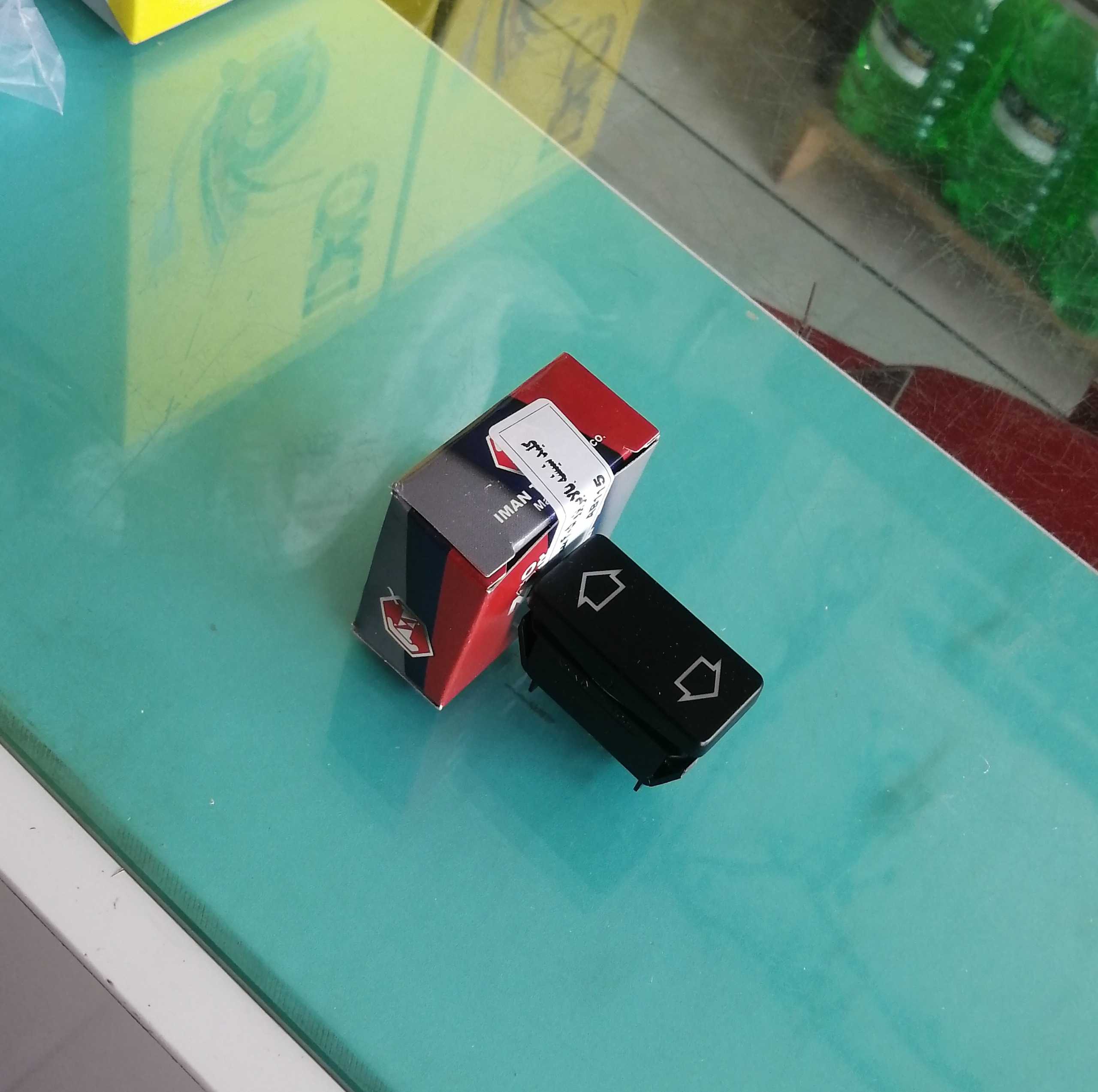 کلید شیشه بالابر 405 راست