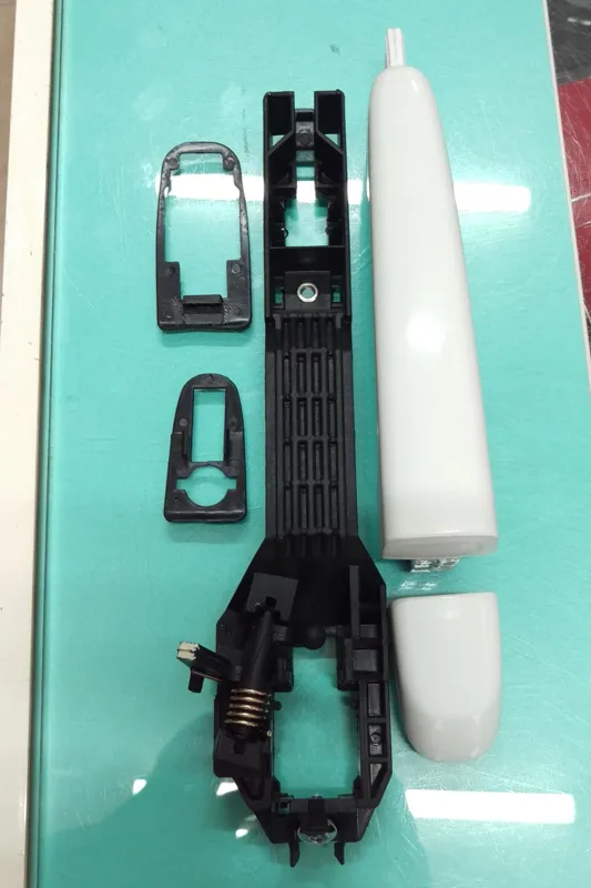 دستگیره بیرونی دنا سفید جلو راست کامل