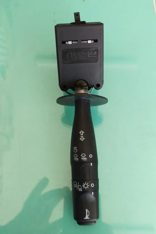 دسته راهنما سمند بوقدار