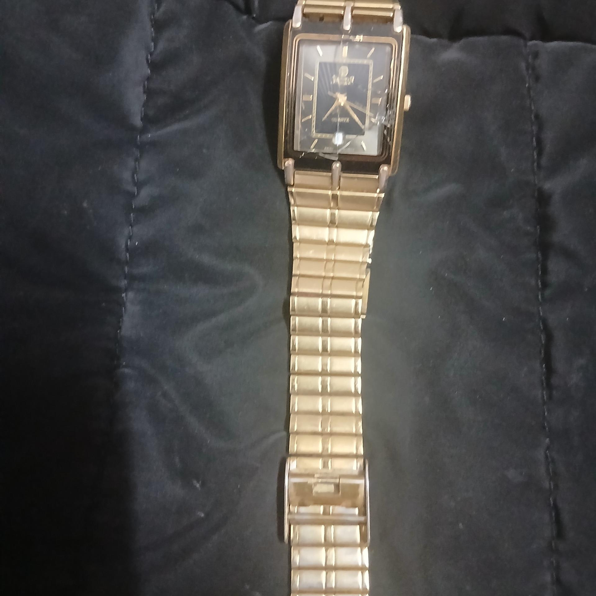 ساعت مچی قدیمی دست دوم