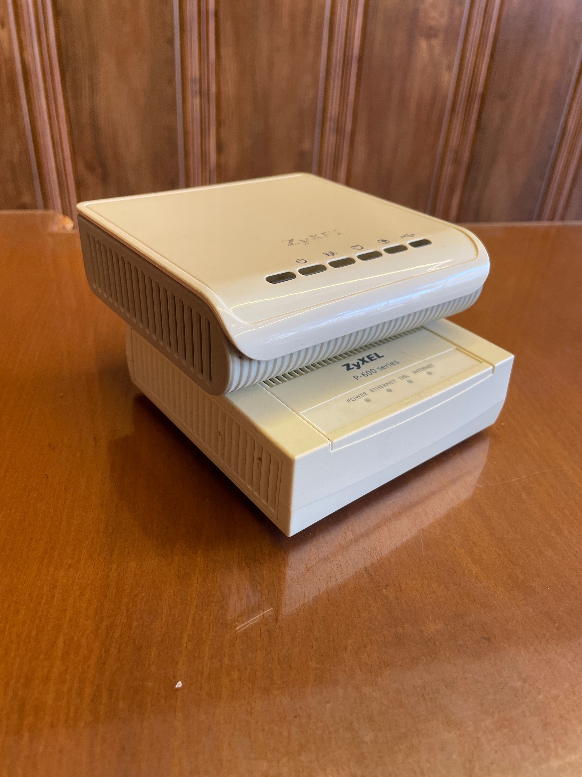2 عدد مودم adsl زاکسل