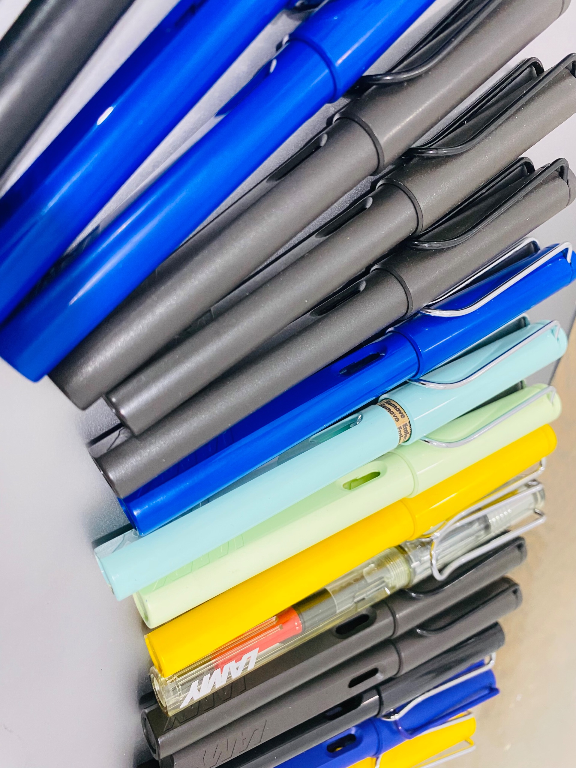 خودنویس لامی سافاری اکبند در انواع رنگ