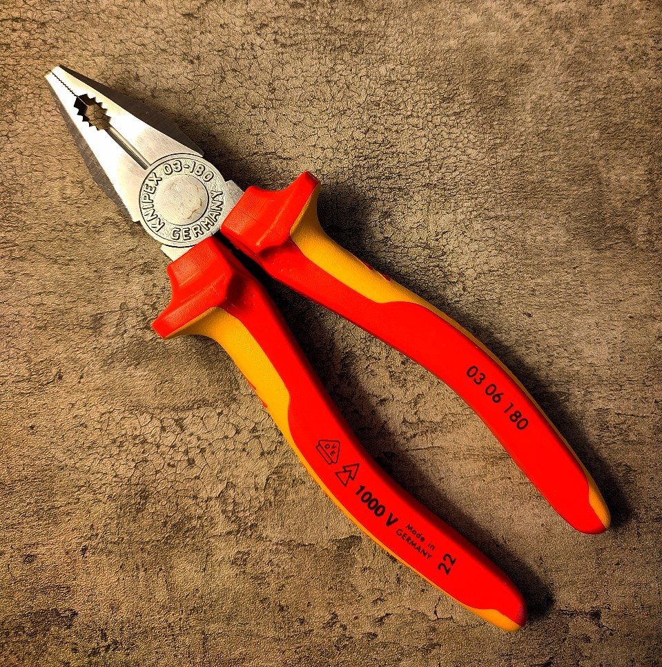 انبر دست 7 اینچ عایق برق کنیپکس آلمان Knipex