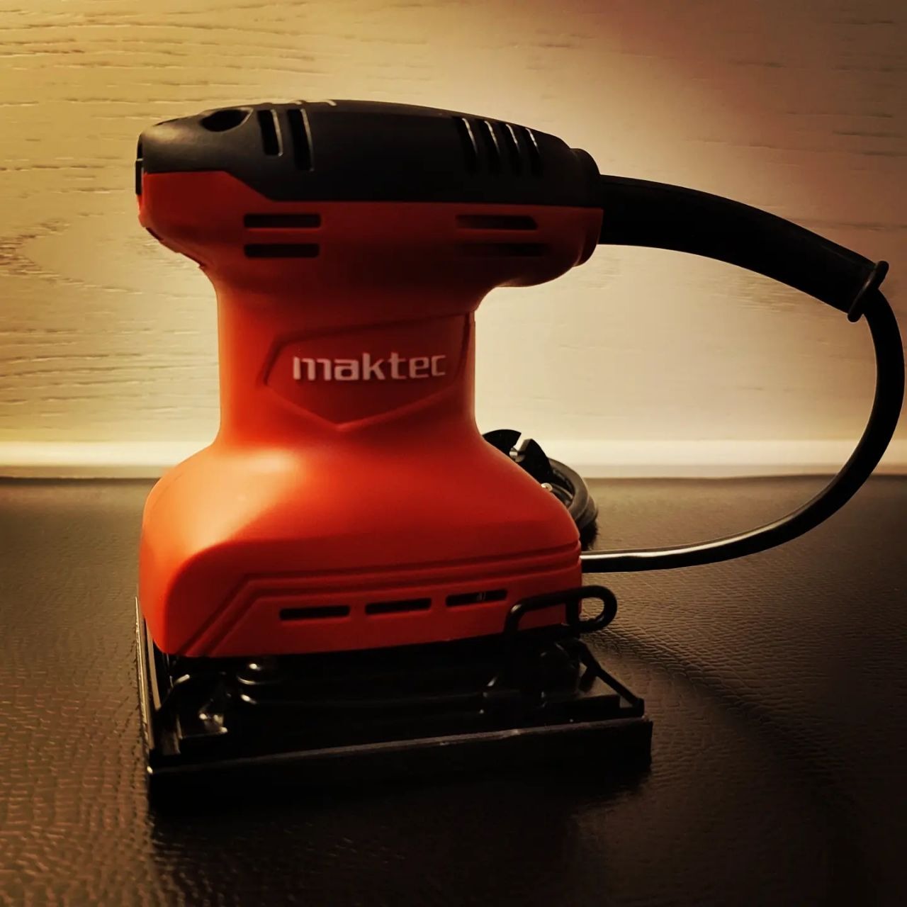 سنباده لرزان ماکیتا Maktek MT925 اصلی