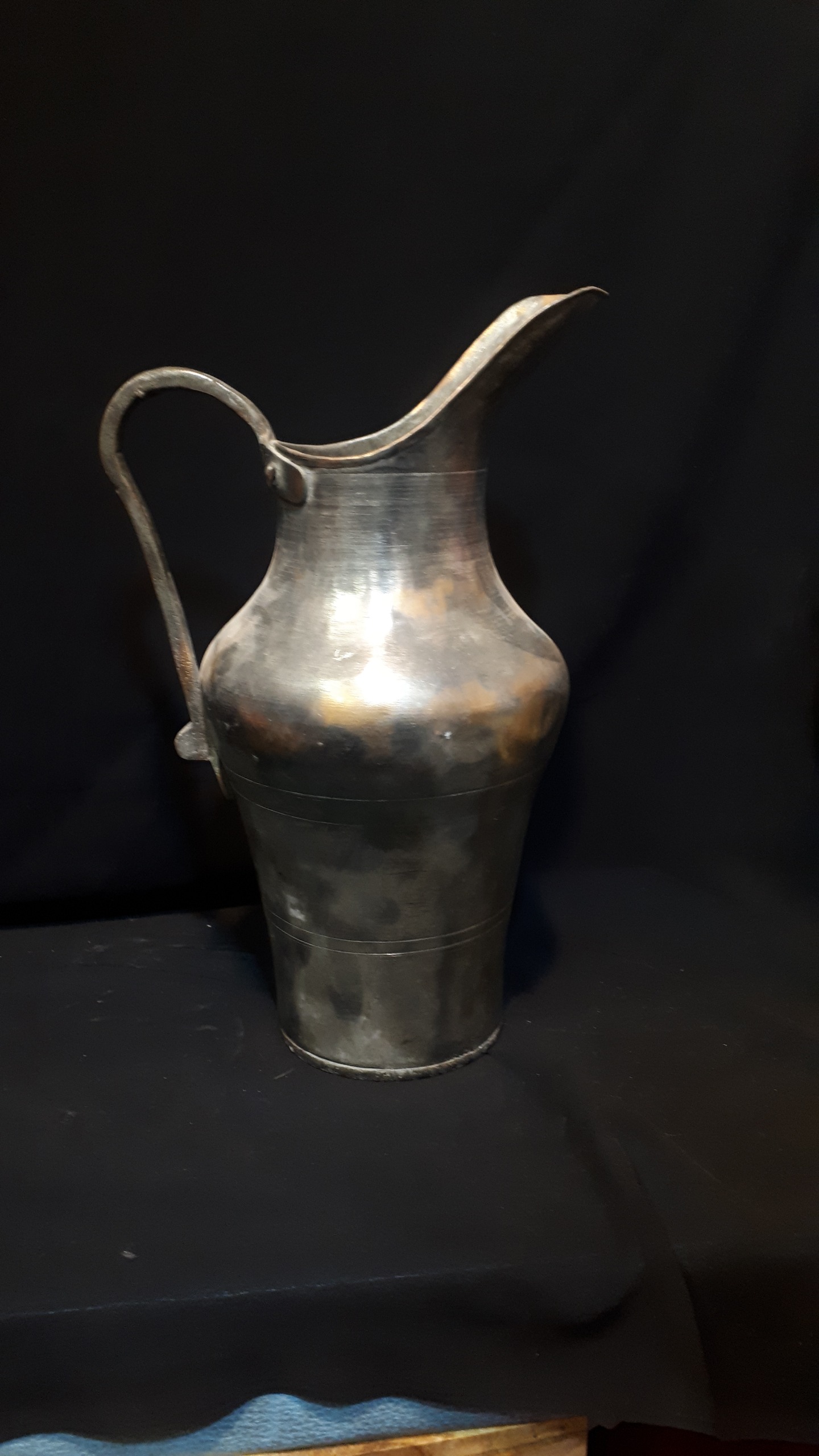 پارچ مسی کهنه