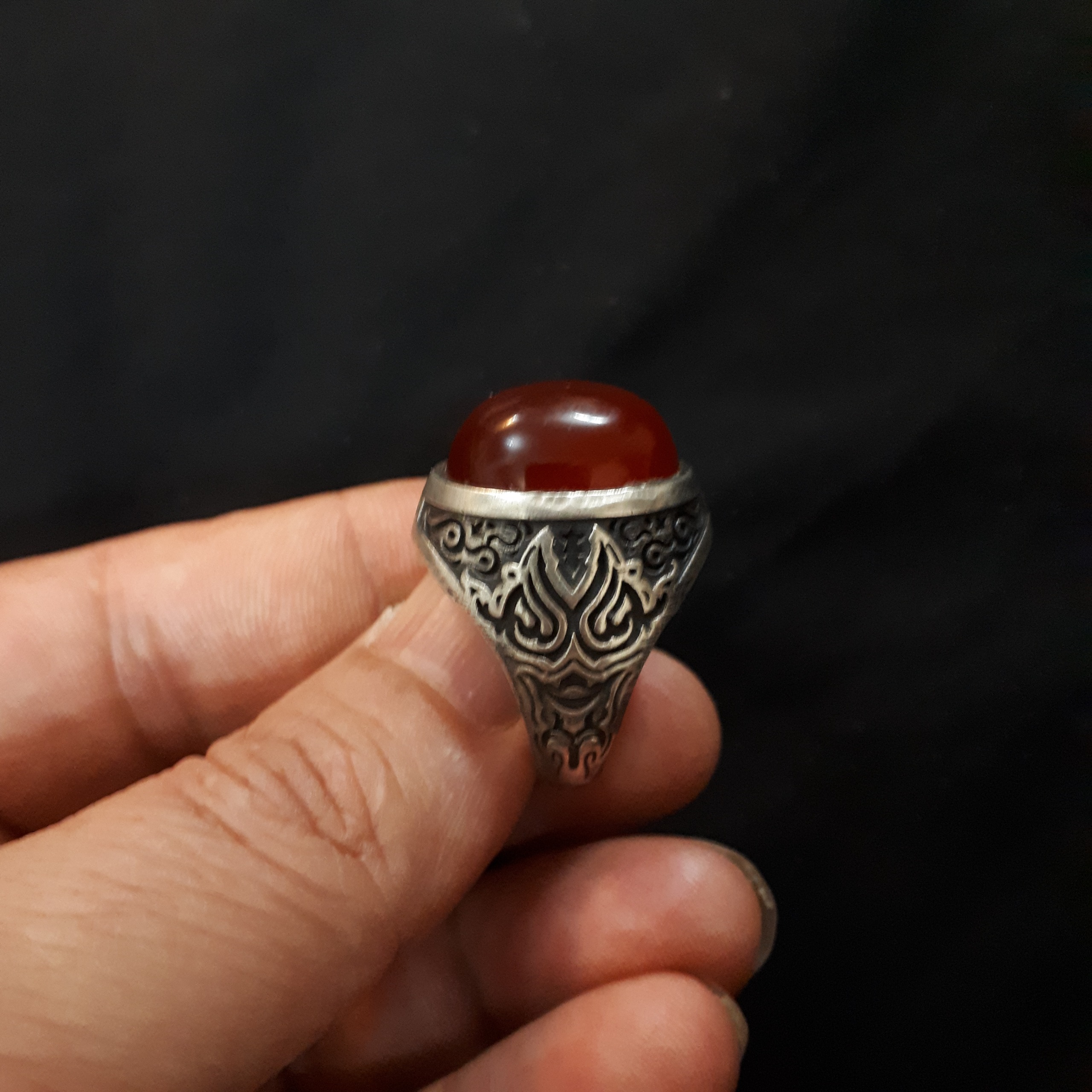 انگشتر عقیق یمنی سرخ
