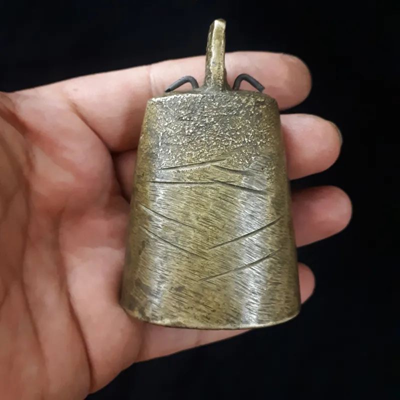 زنگوله برنجی کهنه ناقوس زنگ زورخانه