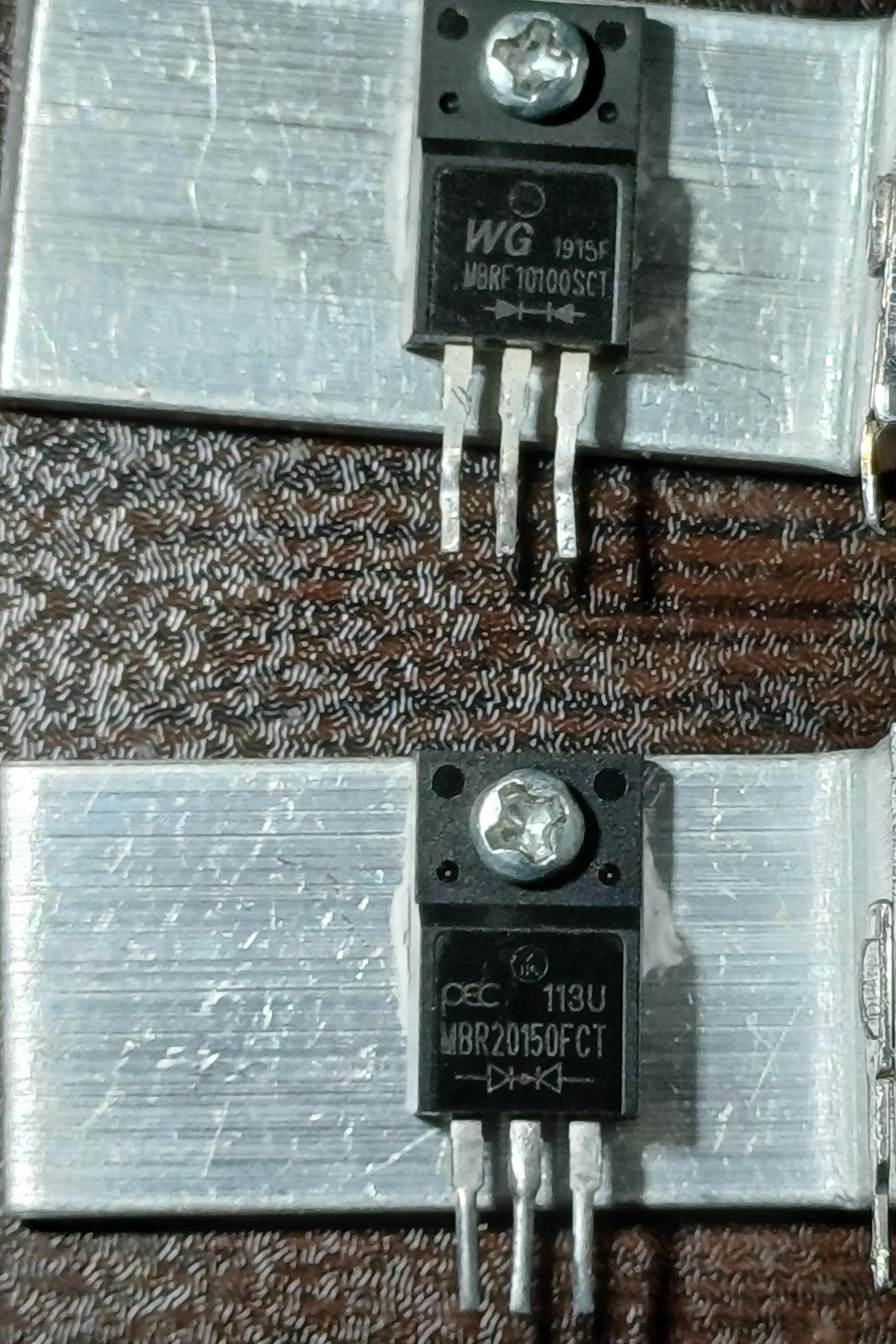 2 عدد دیود فست شاتکی مارک معتبر با هیت سینک ضخیم