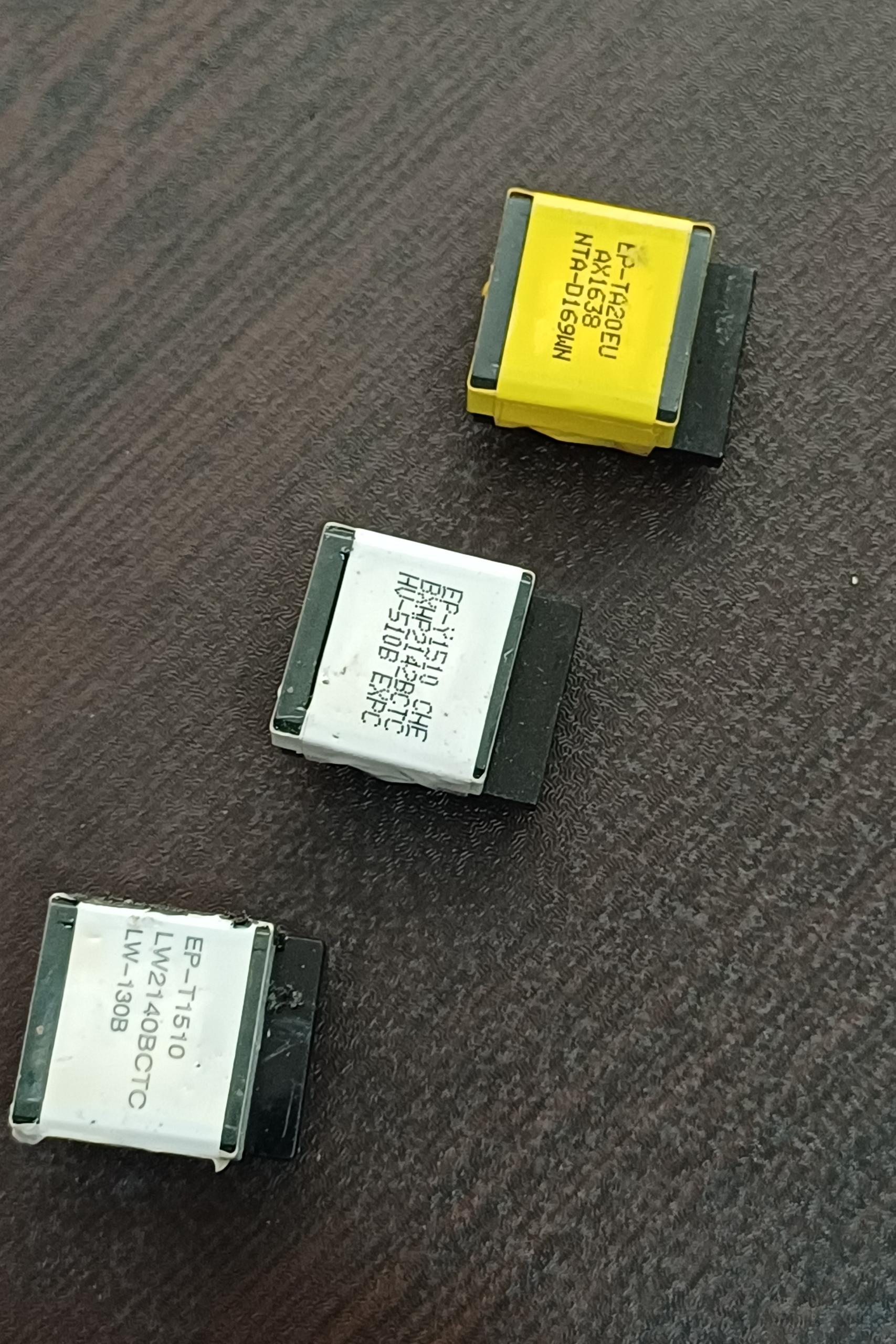 3 عدد ترانس  سوییچینگ مطابق عکس