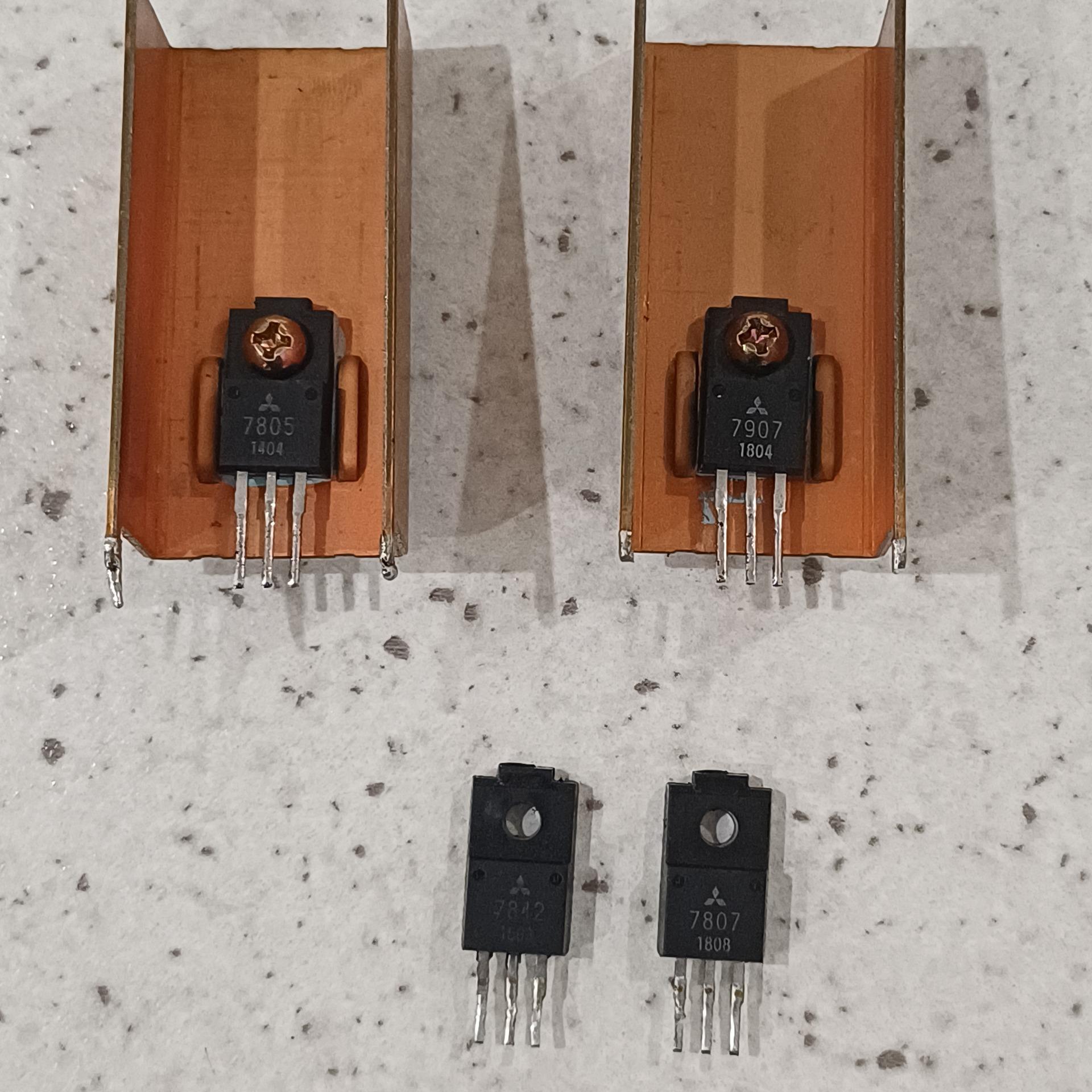 4 عدد آی سی رگولاتور ژاپن اورجینال