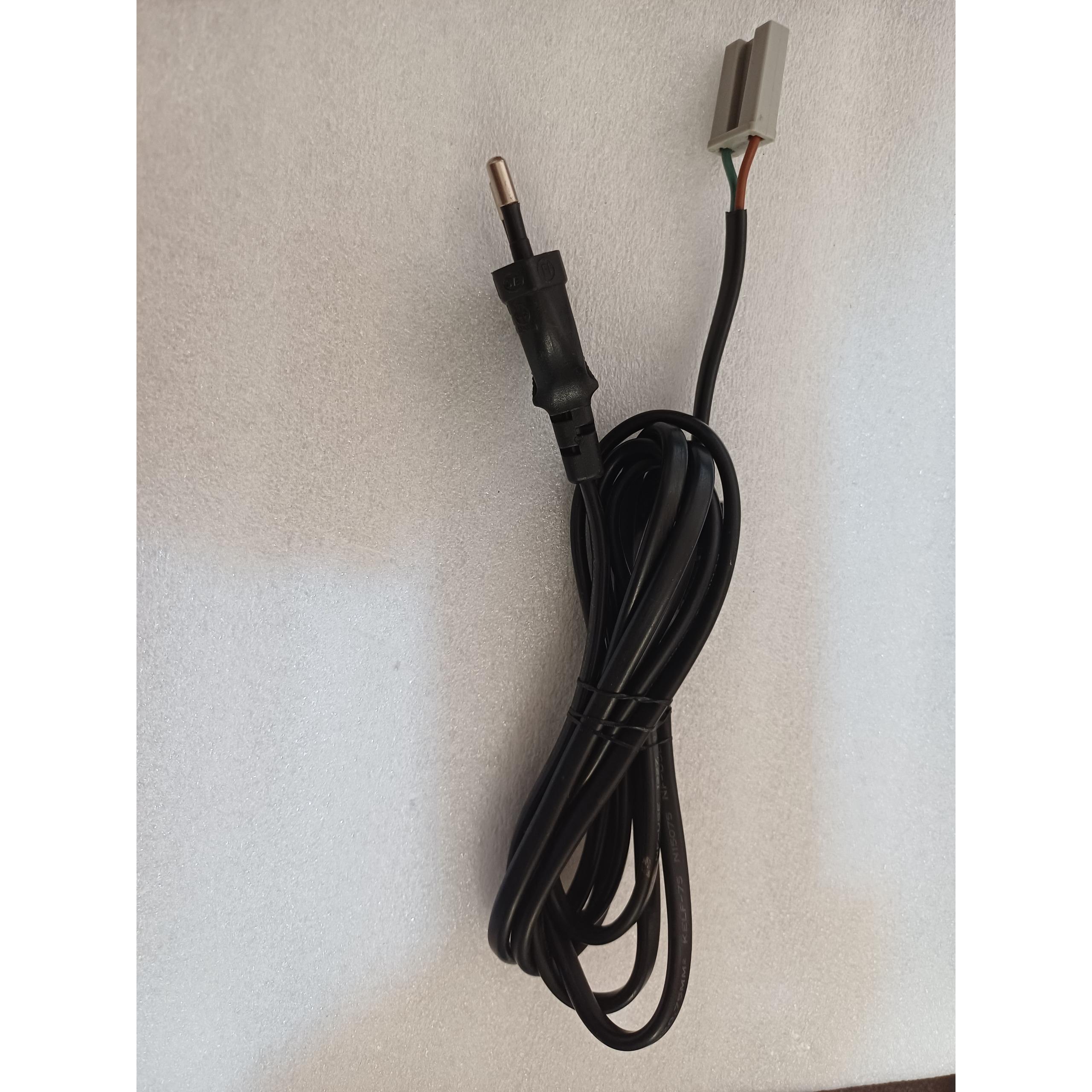 کابل برق سوکت دار 2 متری مارک KENIC اورجینال