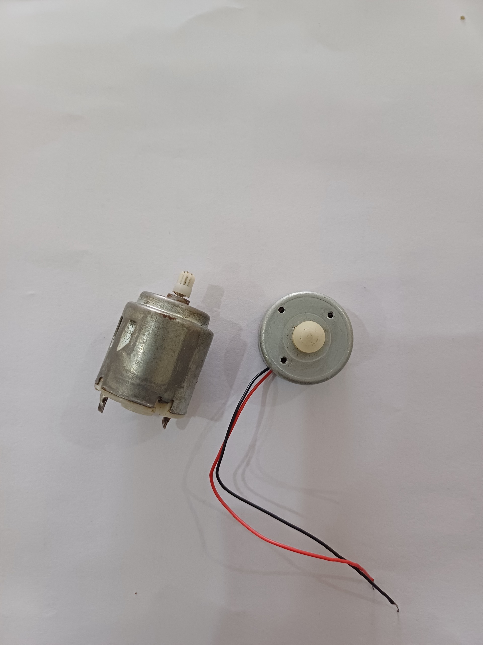2 عدد آرمیچر 3 تا 5 ولت