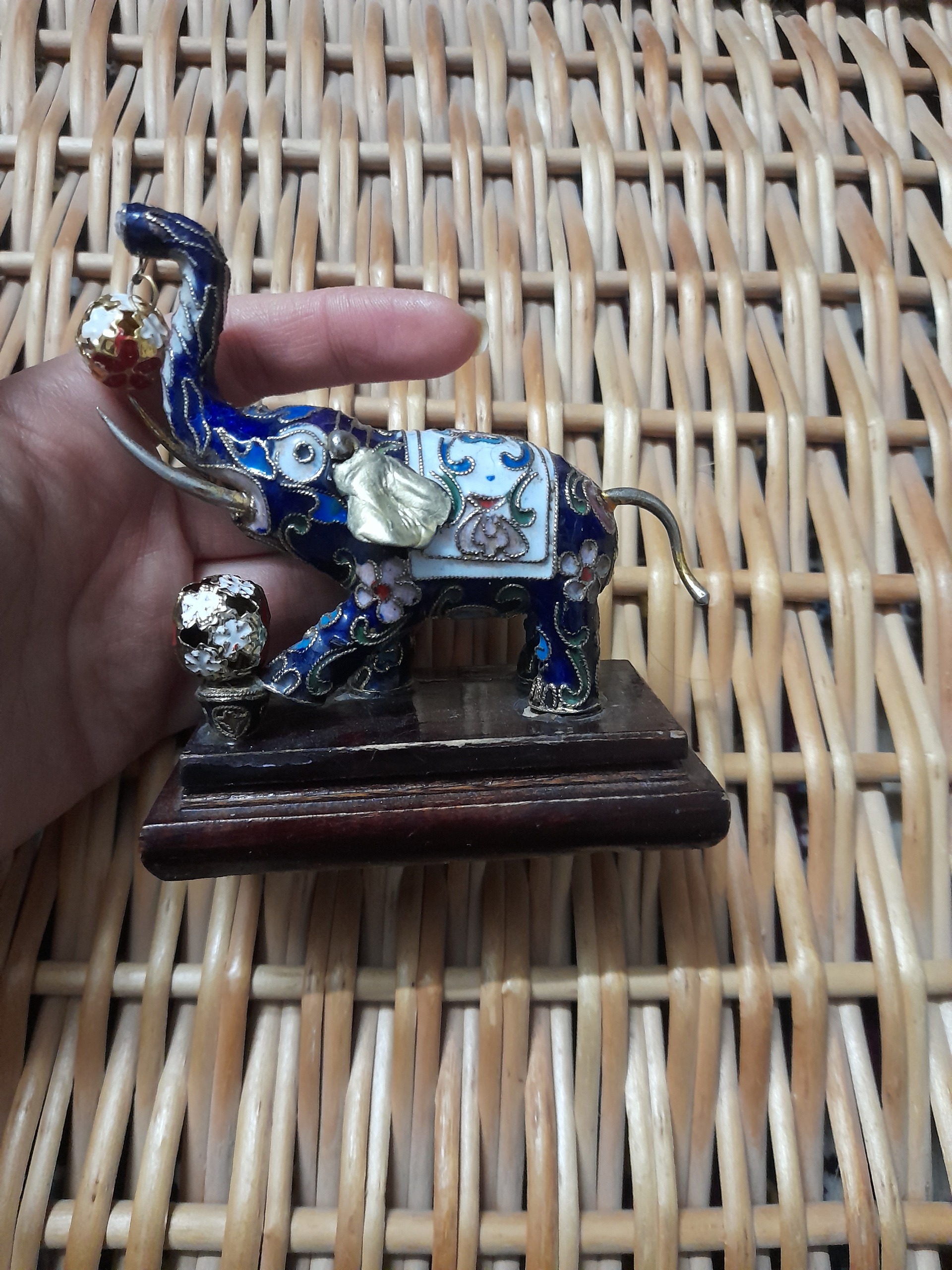 فیل مینا کاری