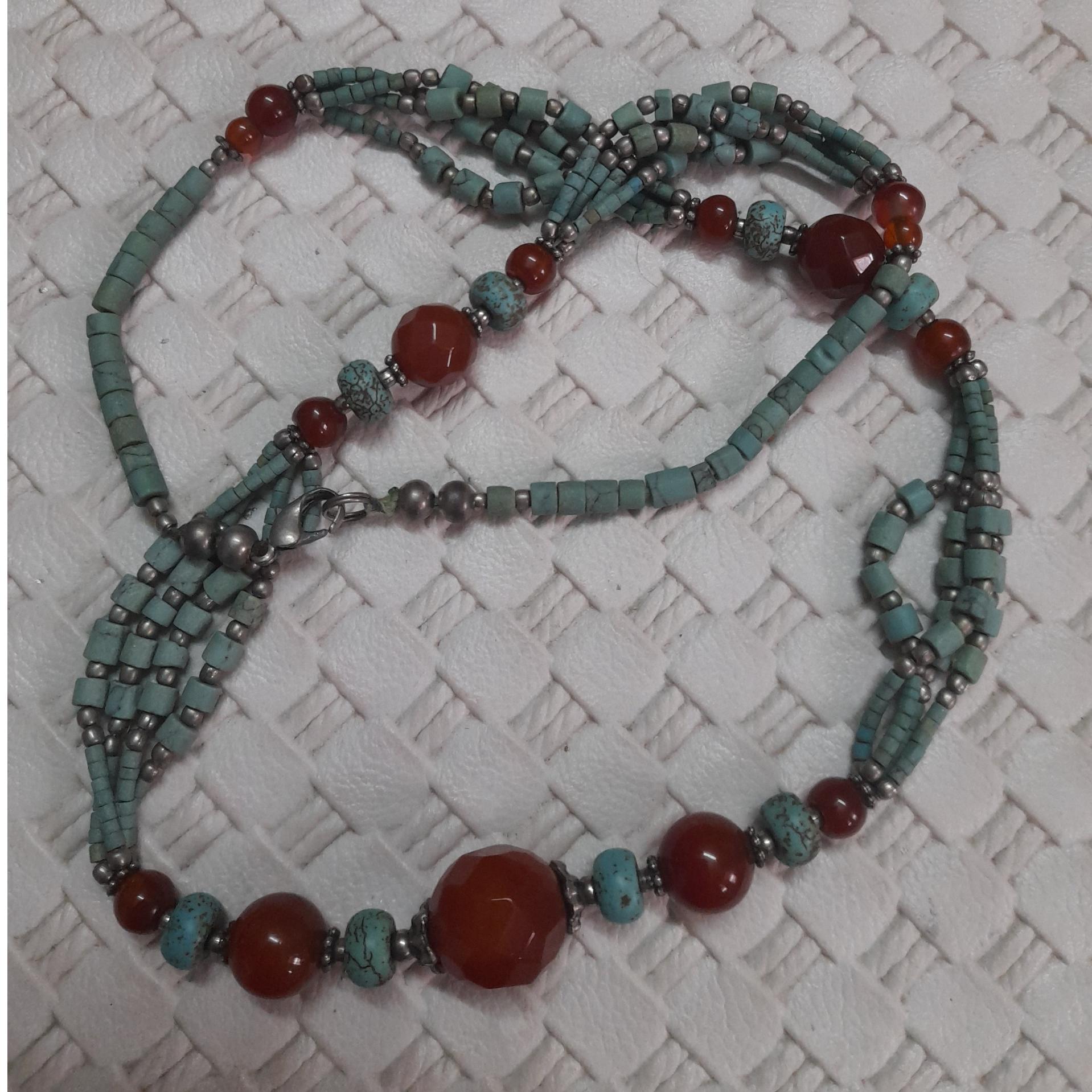 گردنبند سنگی زیبا