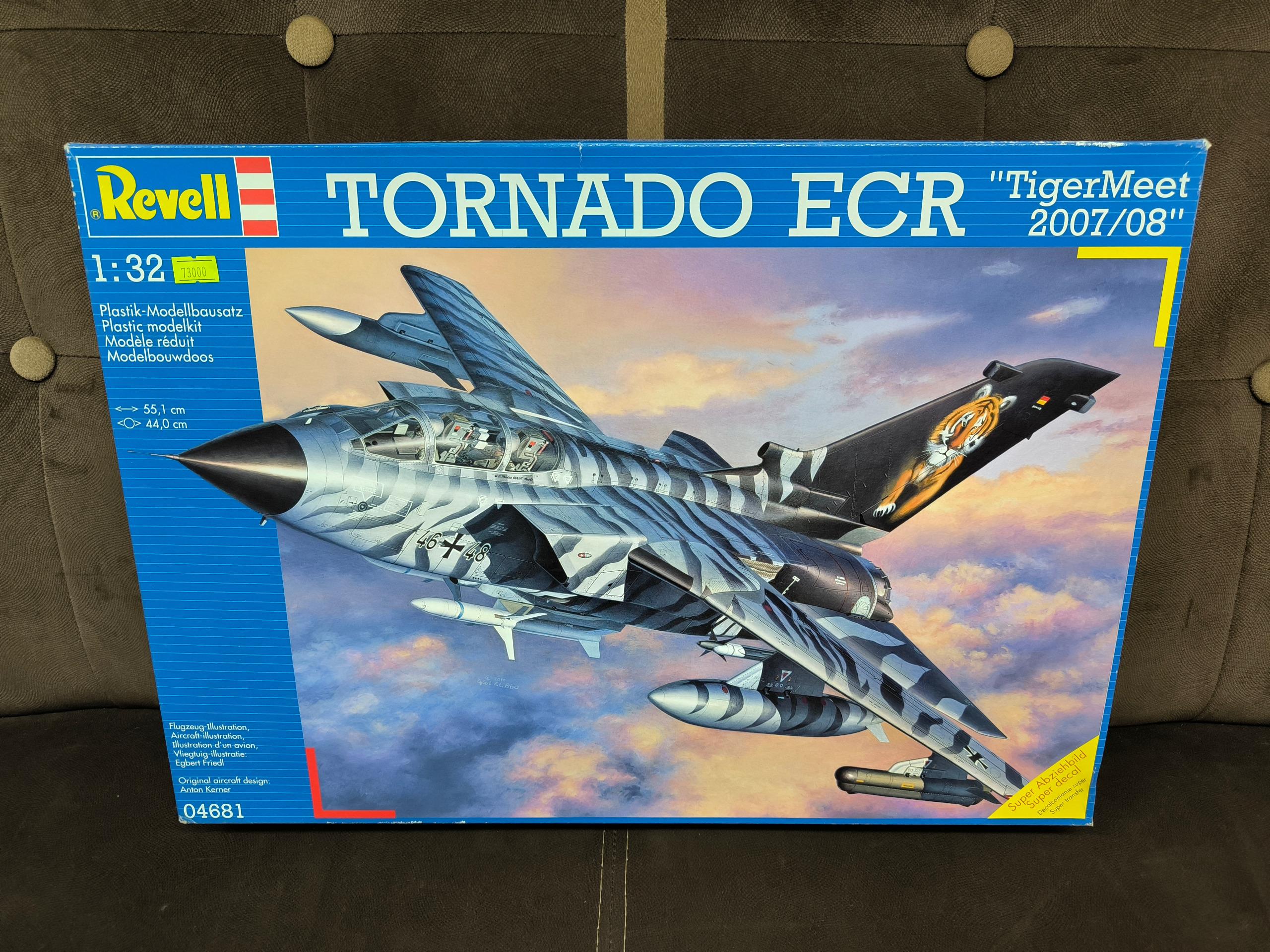 کیت هواپیمای Tornado برند Revell مقیاس 1/32