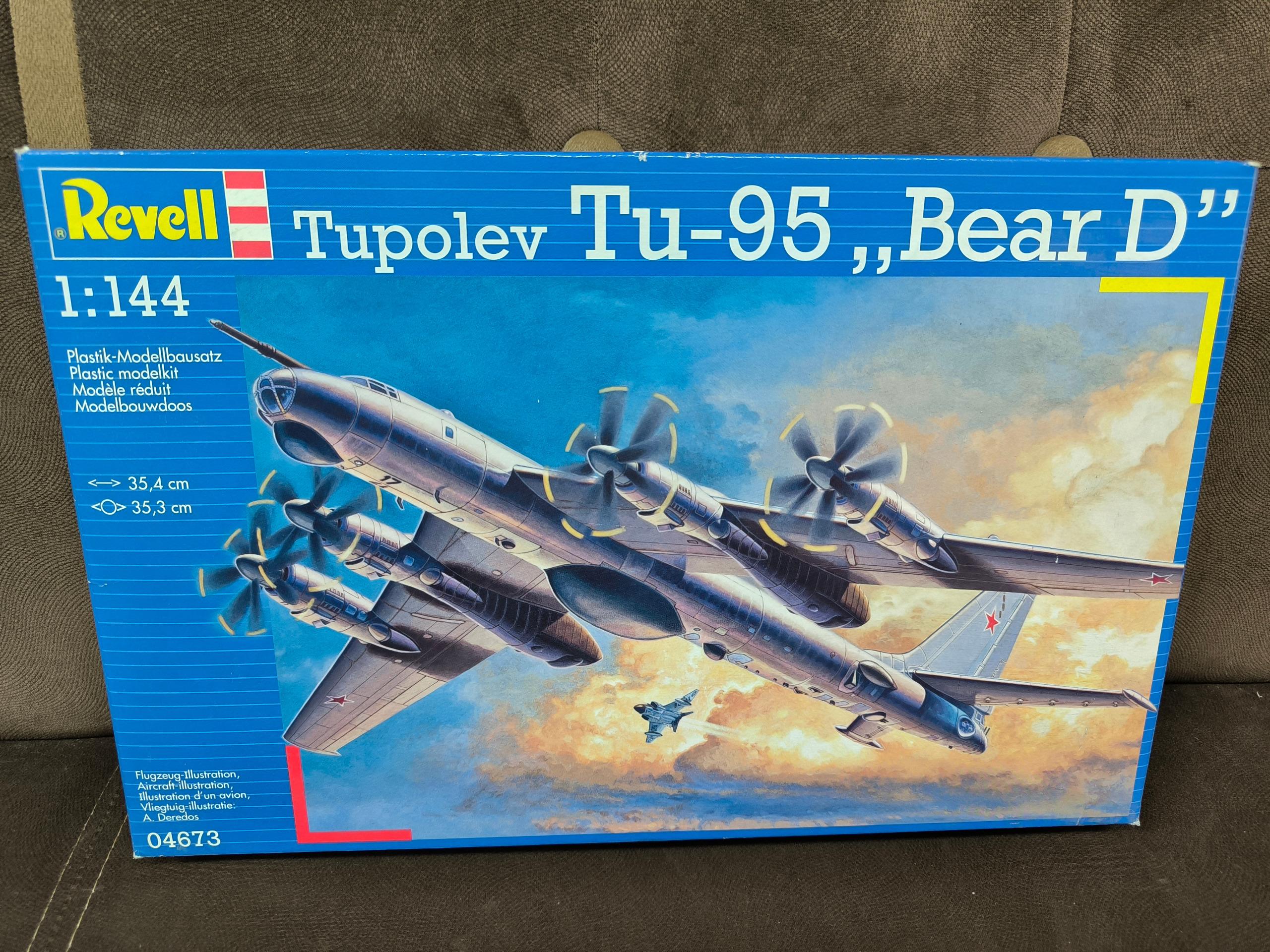 کیت هواپیما Tupolev Tu-95برند Revell مقیاس 1/144