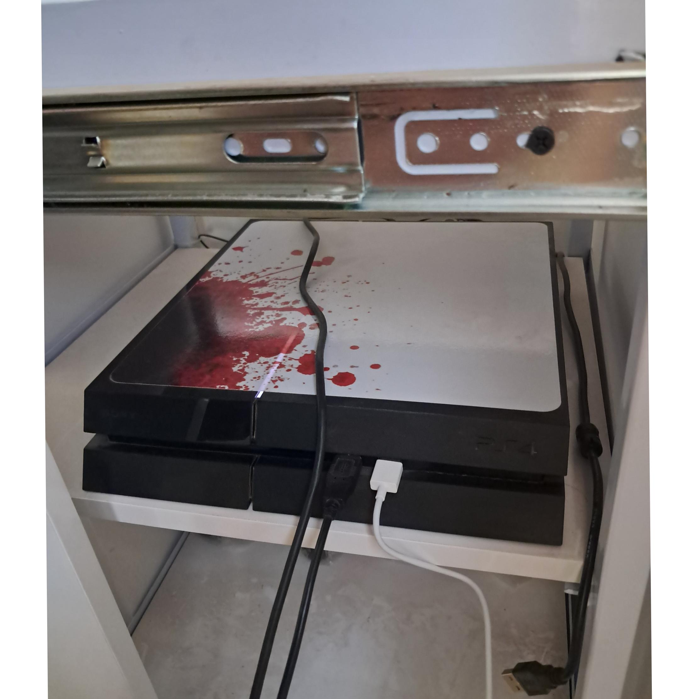 کپی خور 9 . پلی استیشن 4 فت