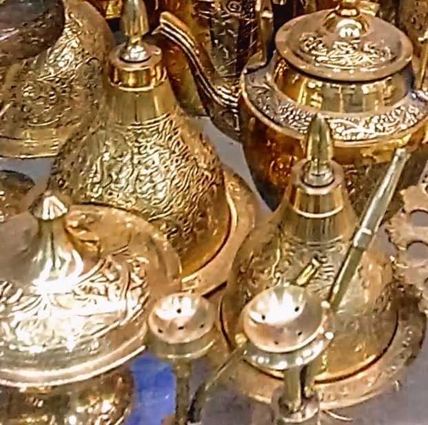 خاویارخوری برنجی کنده کاری شده طرح گل مرغ درپوشدار