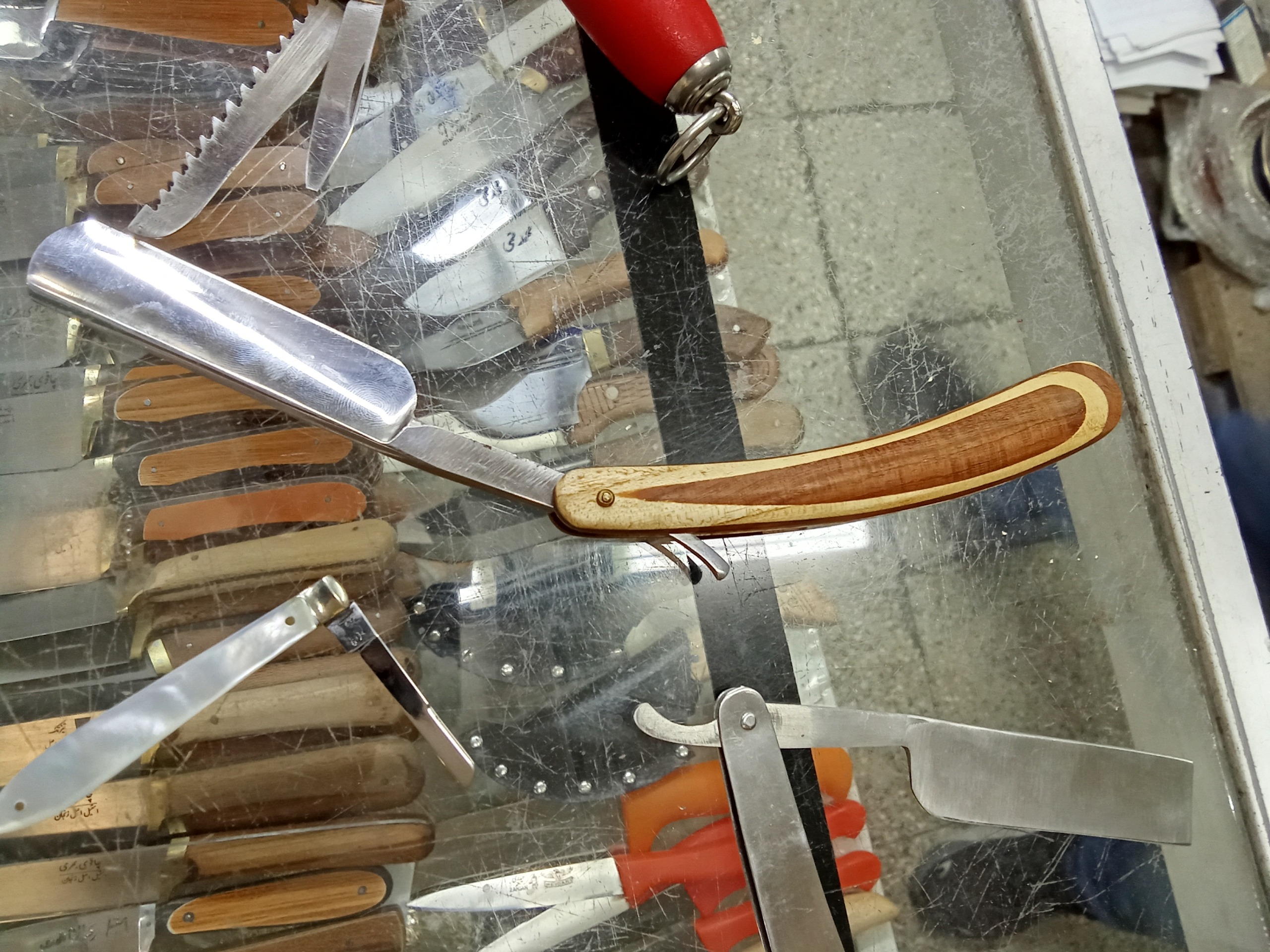 ریشتراش صدسال انگلیس دسته چوبی وتمام استیل